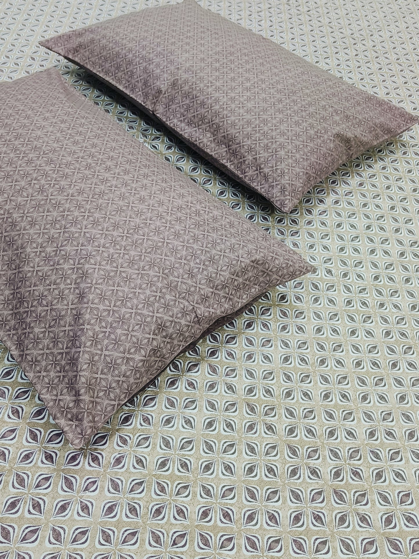 FRESH ARRIVALS Gulbahaar King Size Bedsheets(Dispatch Time 24 Hours)