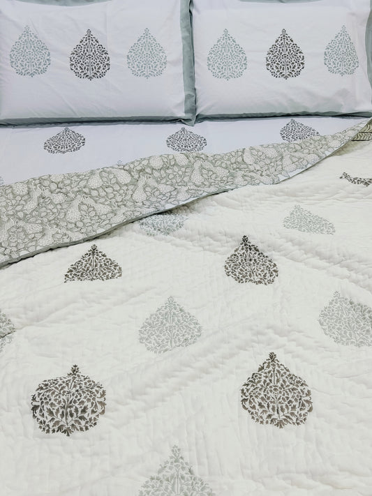 Bedding Sets with Quilts