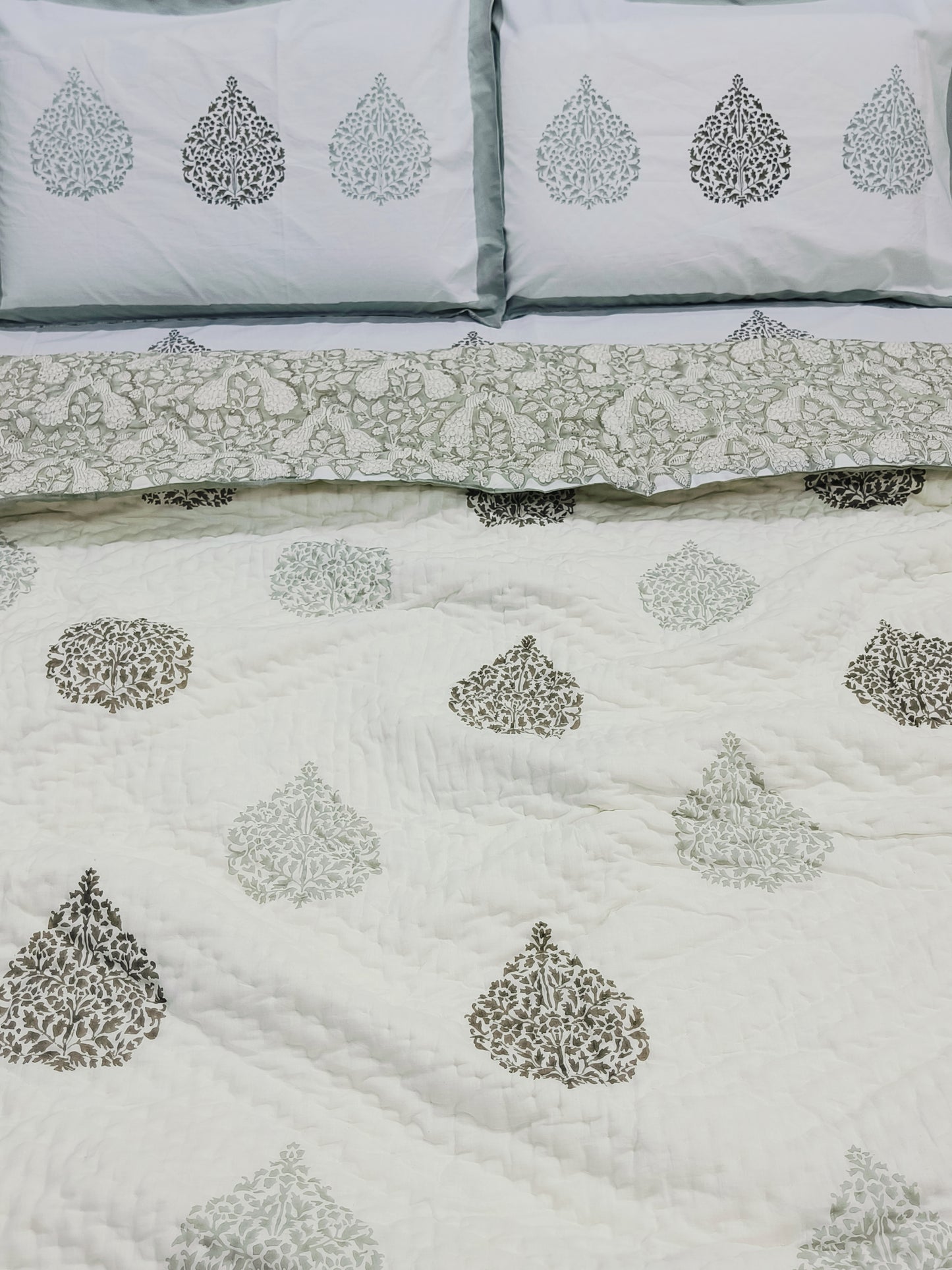 Bedding Sets with Quilts