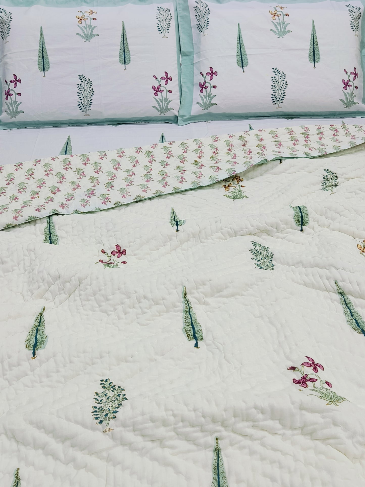 Bedding Sets with Quilts