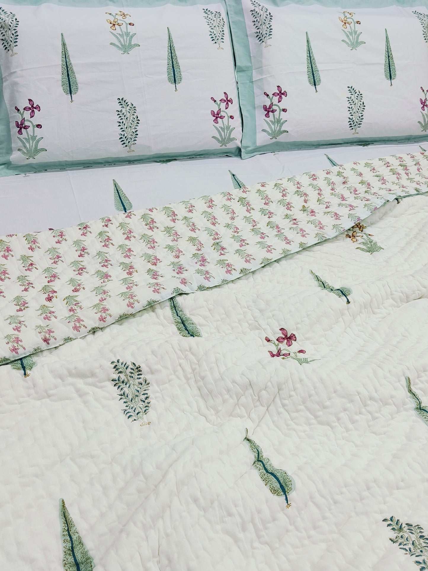 Bedding Sets with Quilts