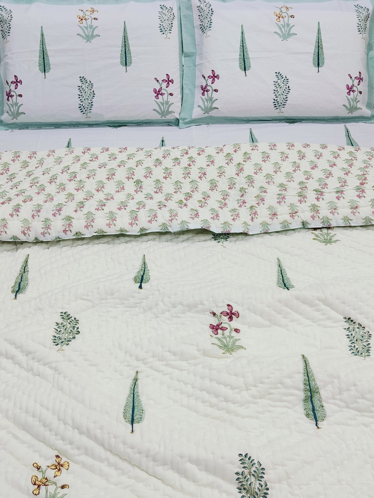 Bedding Sets with Quilts
