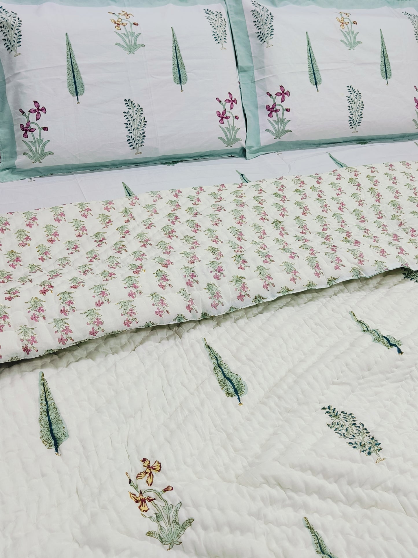 Bedding Sets with Quilts