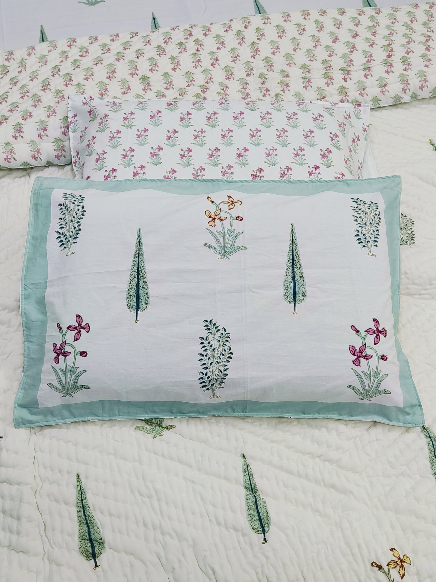 Bedding Sets with Quilts