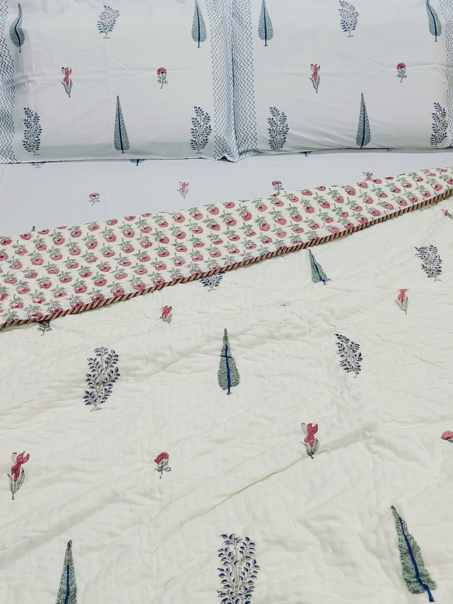 Bedding Sets with Quilts