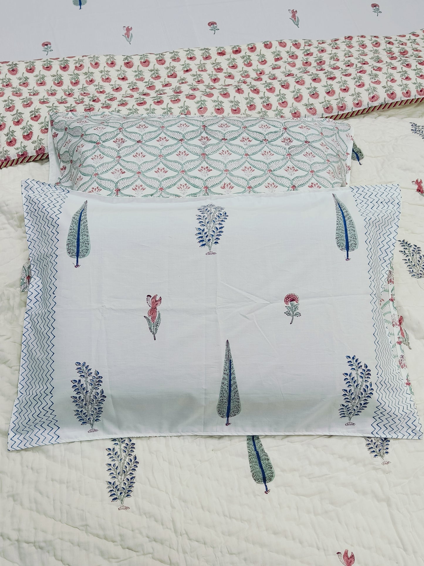 Bedding Sets with Quilts
