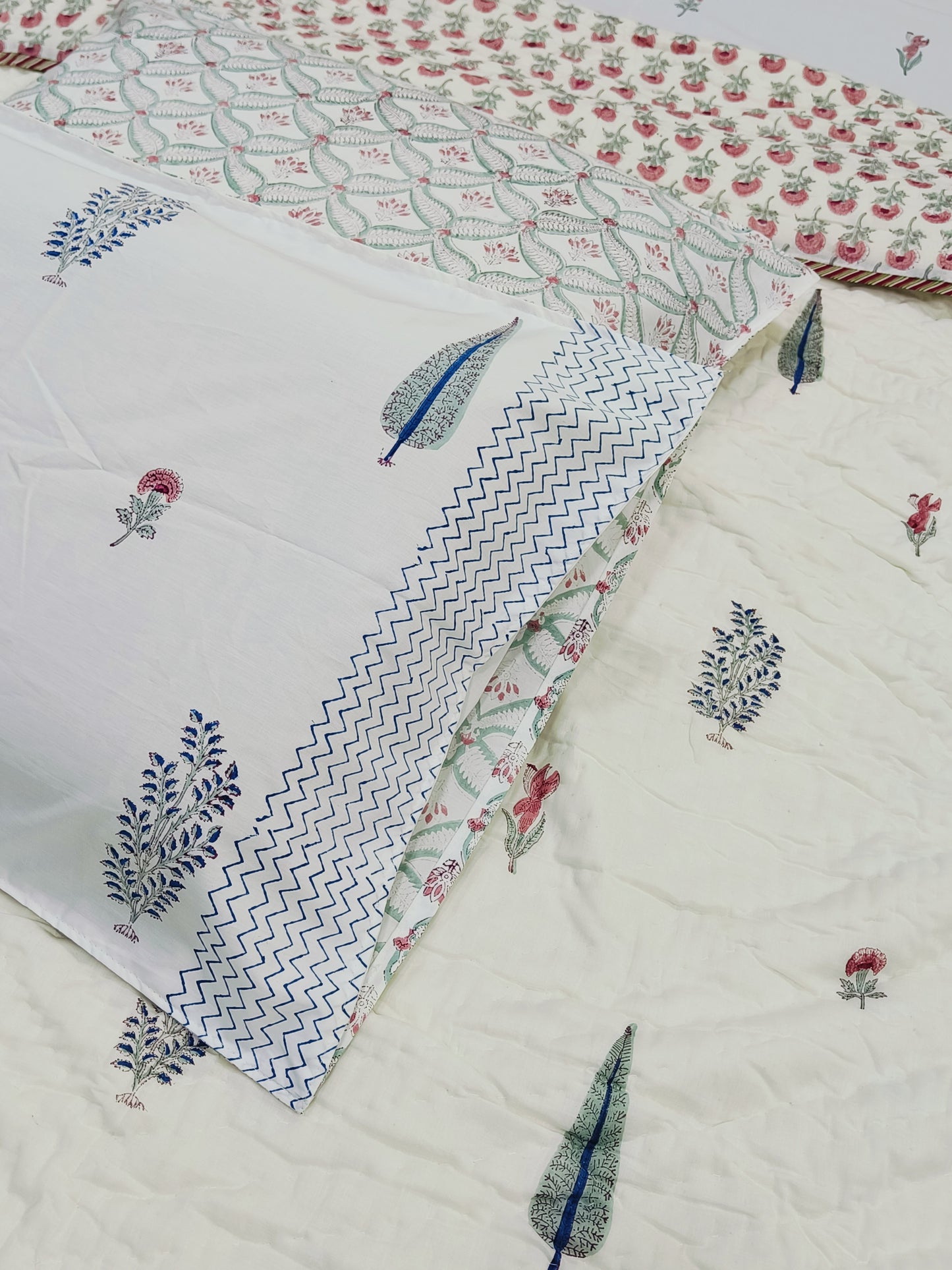 Bedding Sets with Quilts