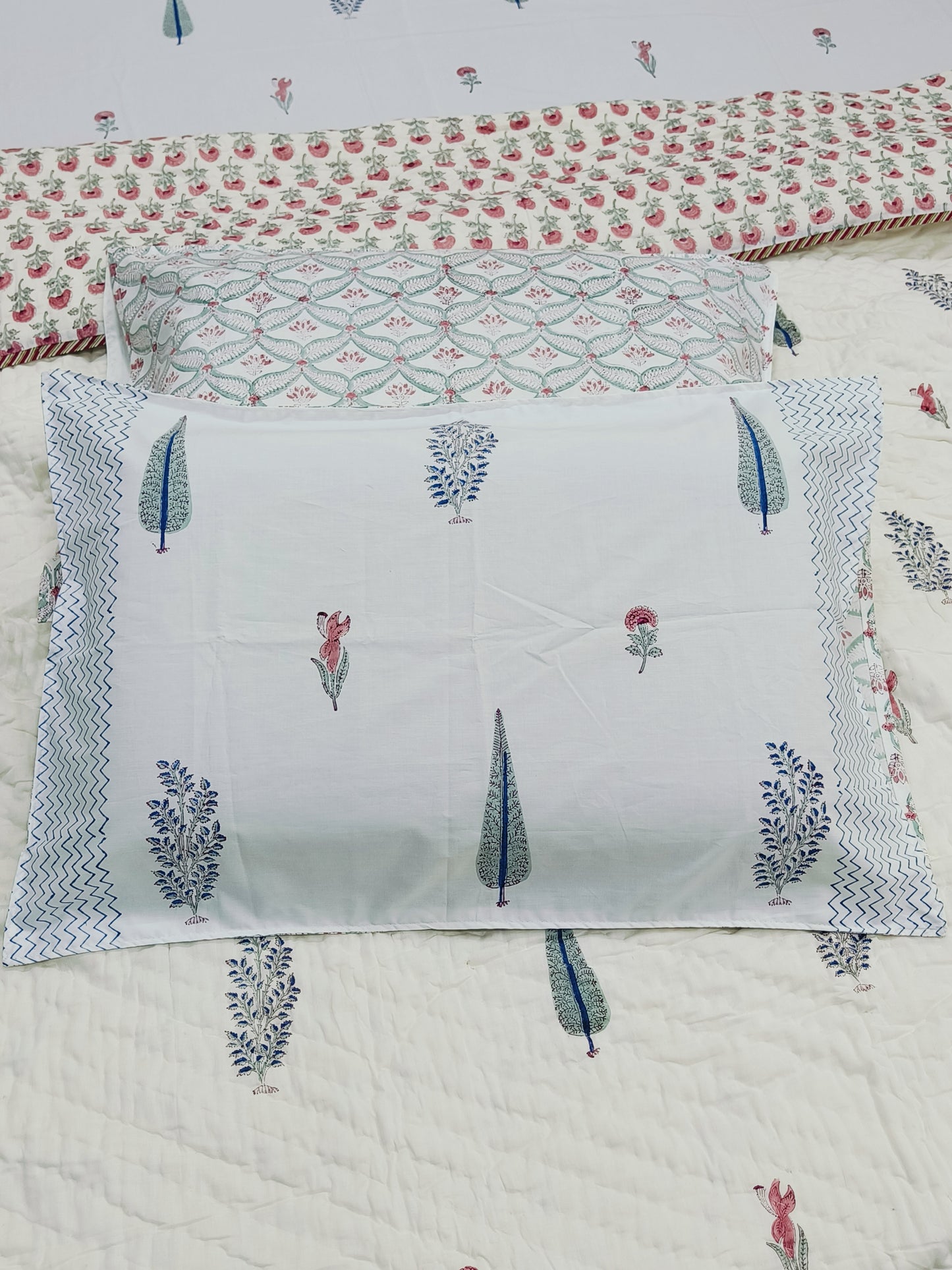 Bedding Sets with Quilts