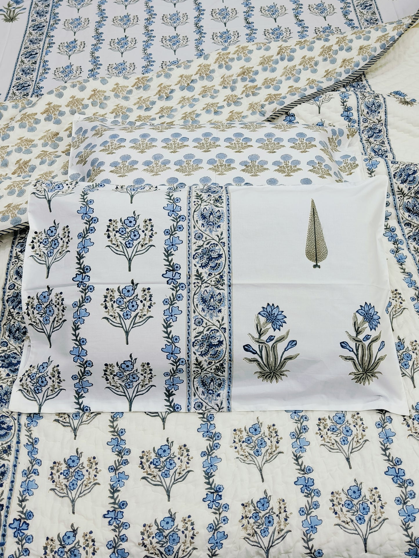 Bedding Sets with Quilts