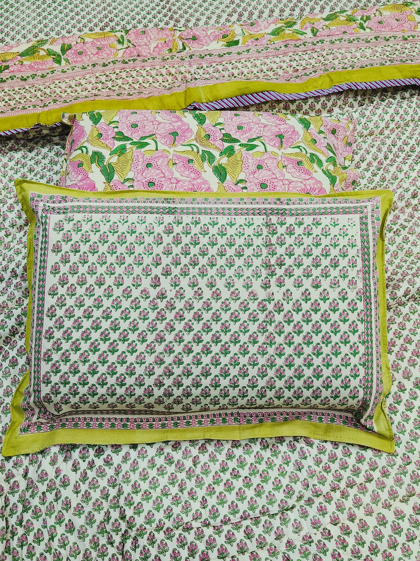 Bedding Sets with Quilts