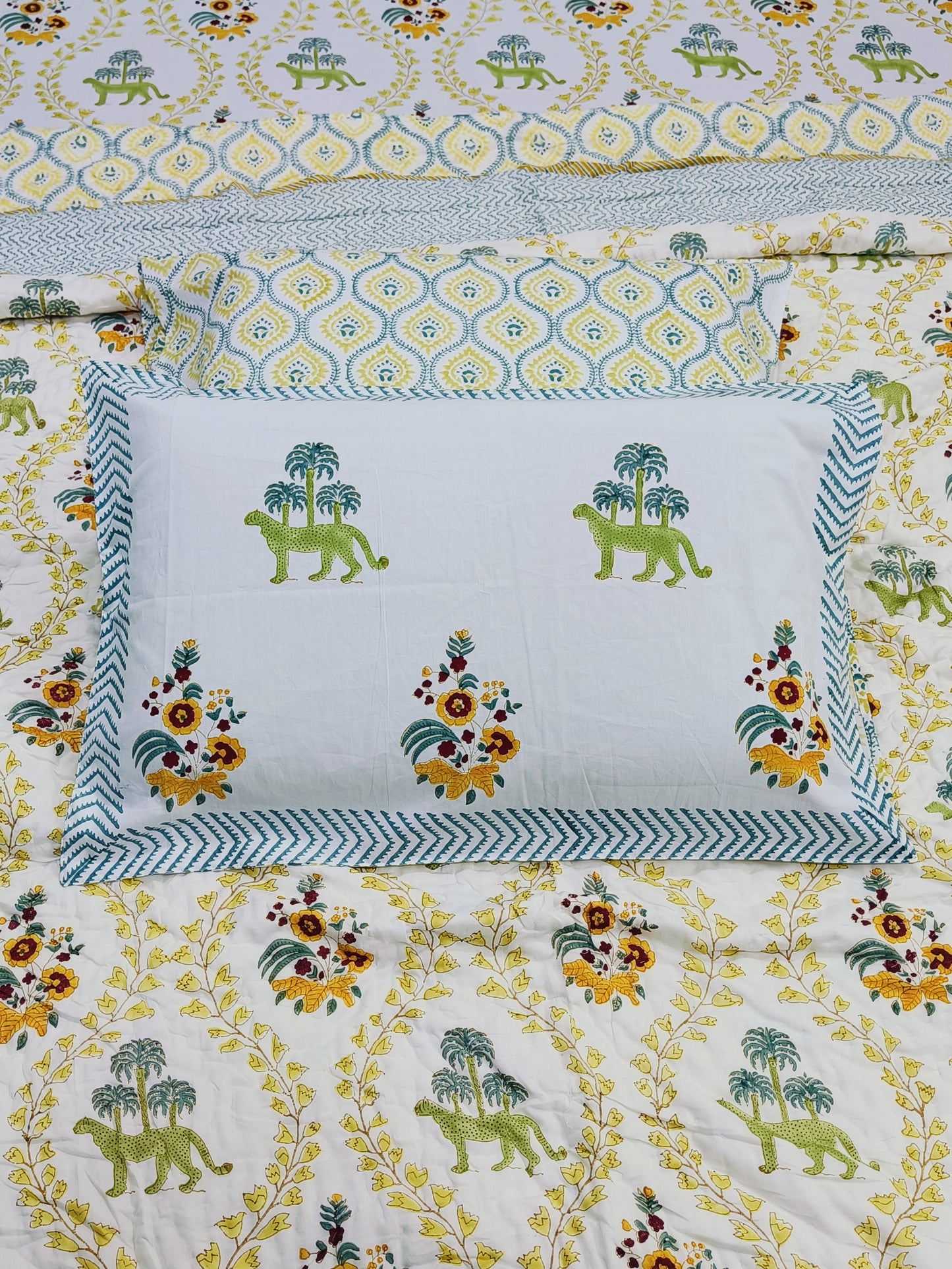 Bedding Sets with Quilts