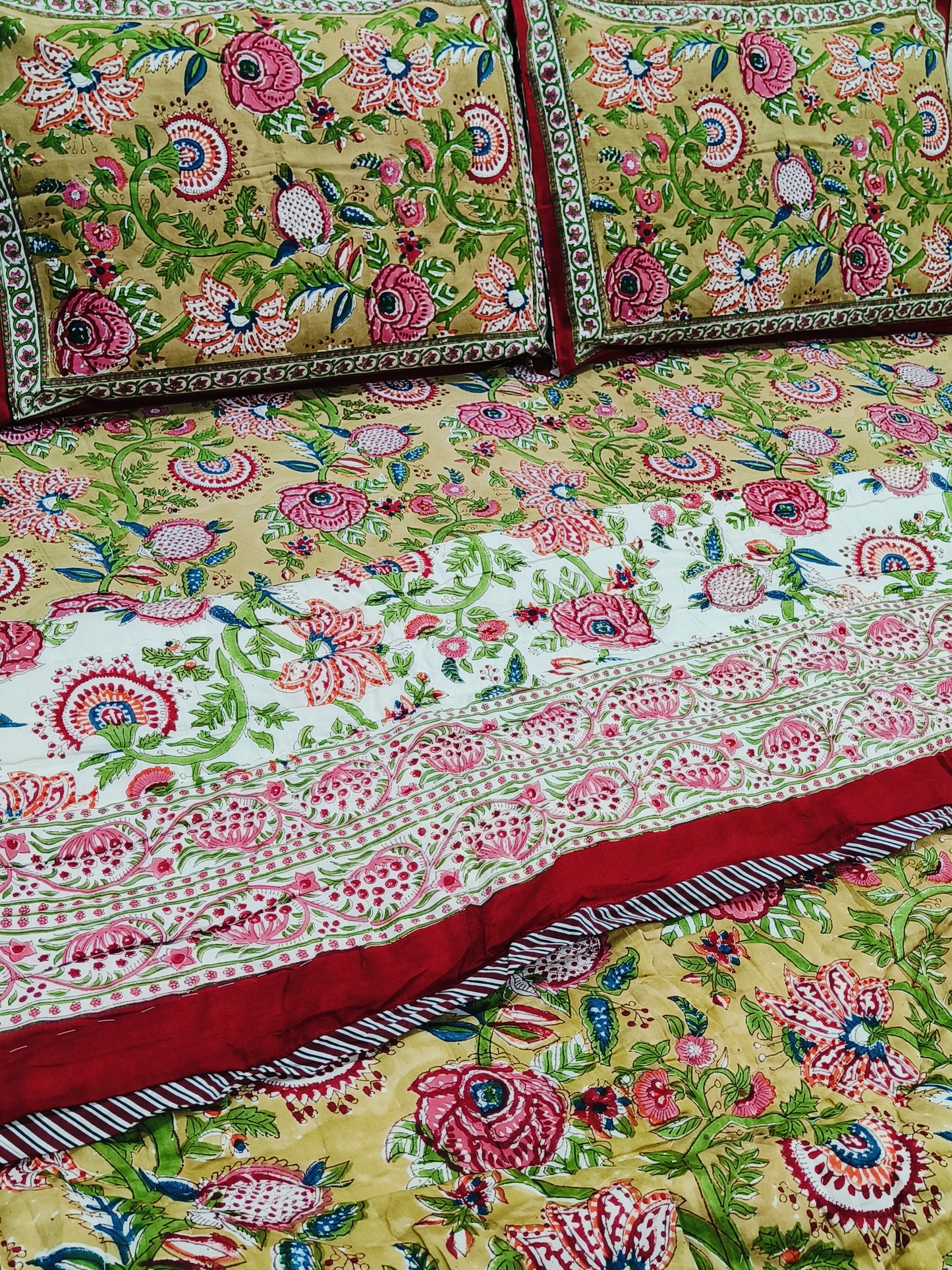 Bedding Sets with Quilts