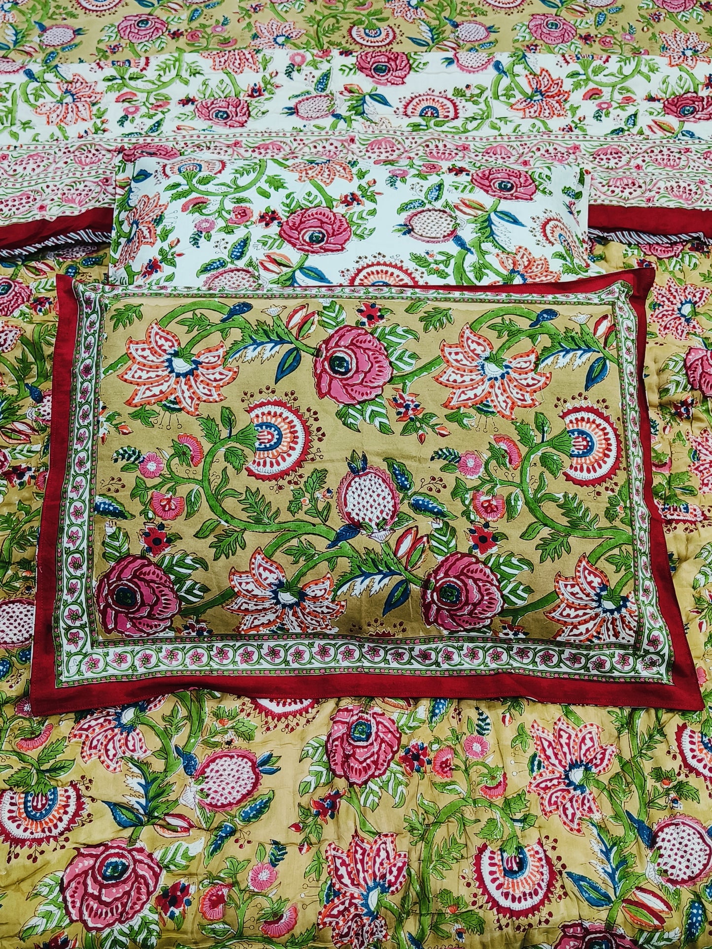 Bedding Sets with Quilts