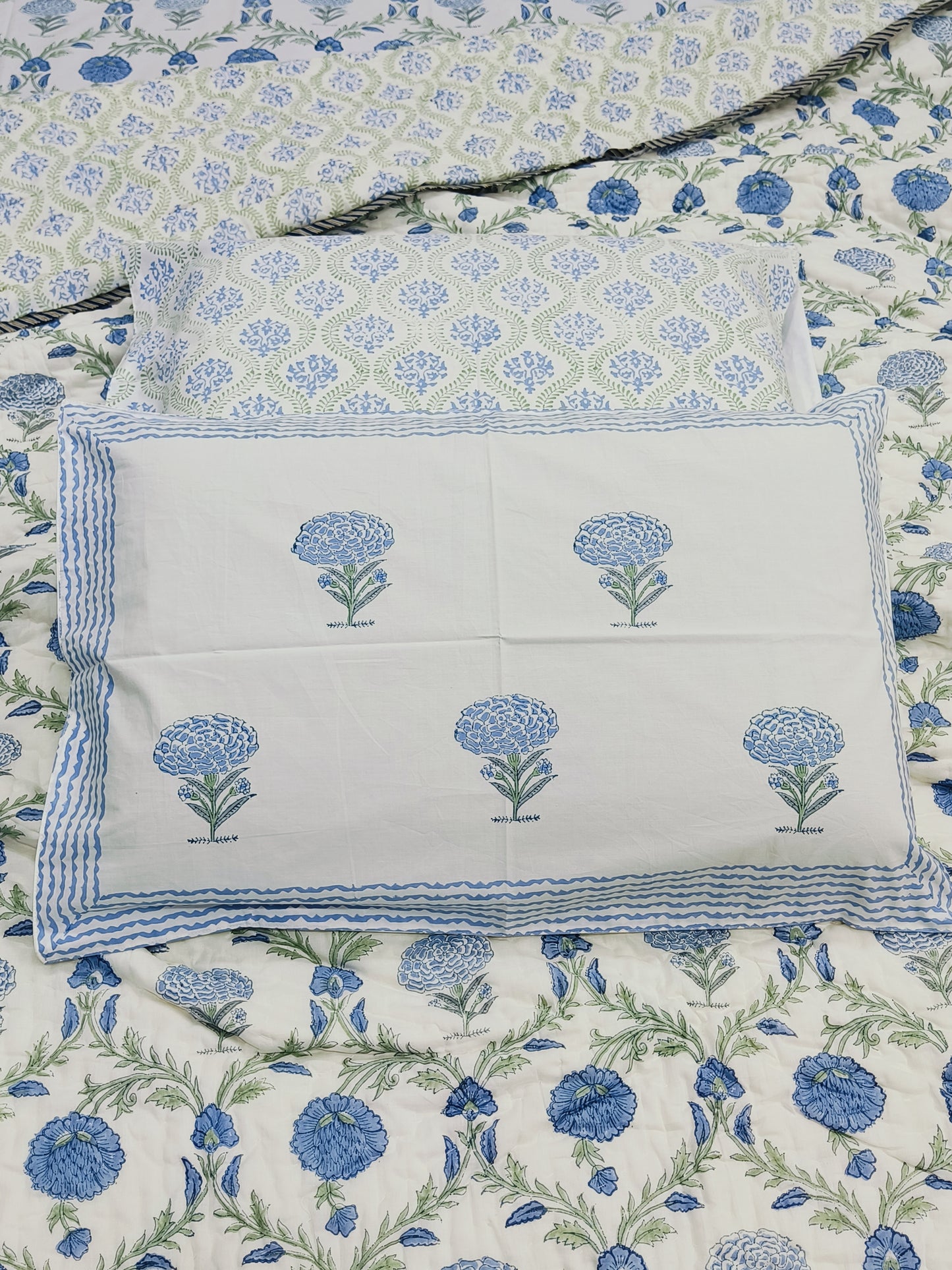 Bedding Sets with Quilts