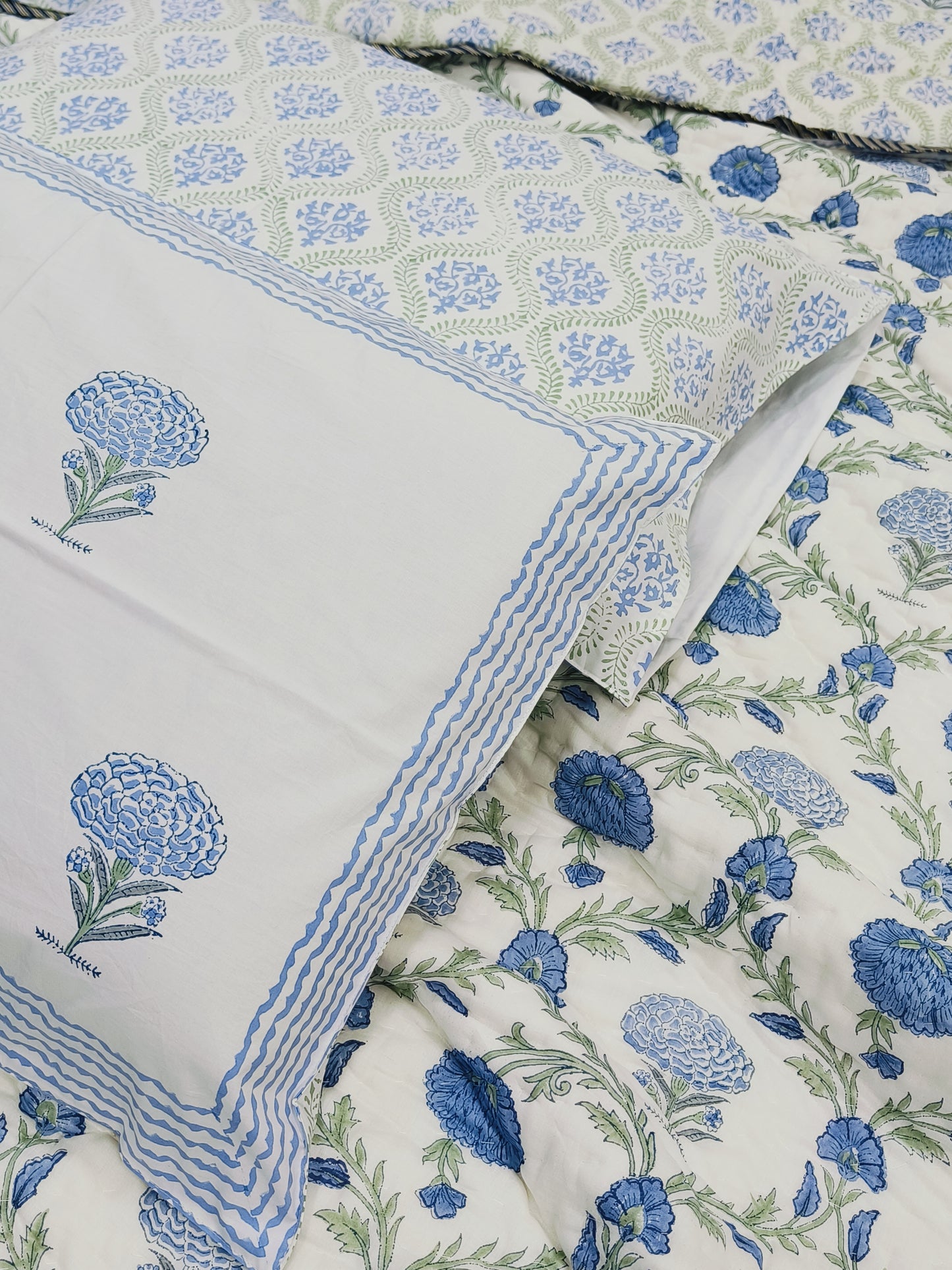 Bedding Sets with Quilts