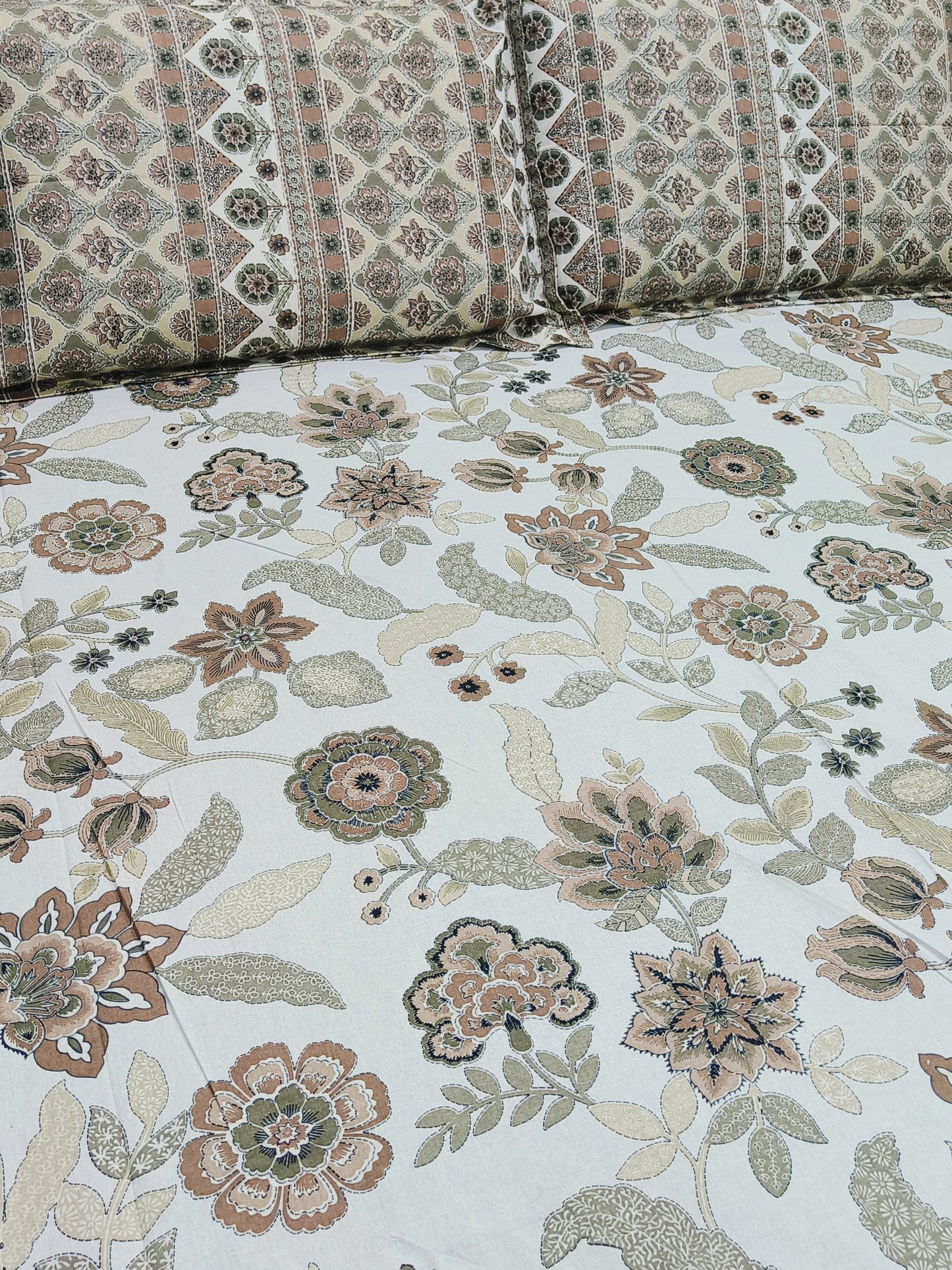 FRESH ARRIVAL! Floral Sadabahaar Bedsheets(Dispatch Time 24 Hours)