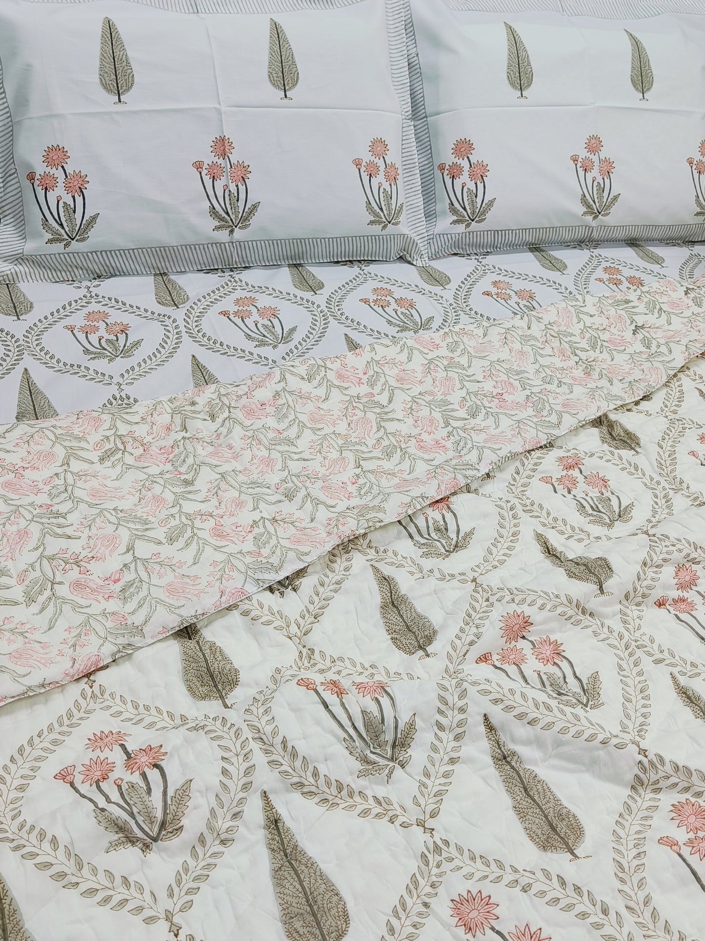 Bedding Sets with Quilts