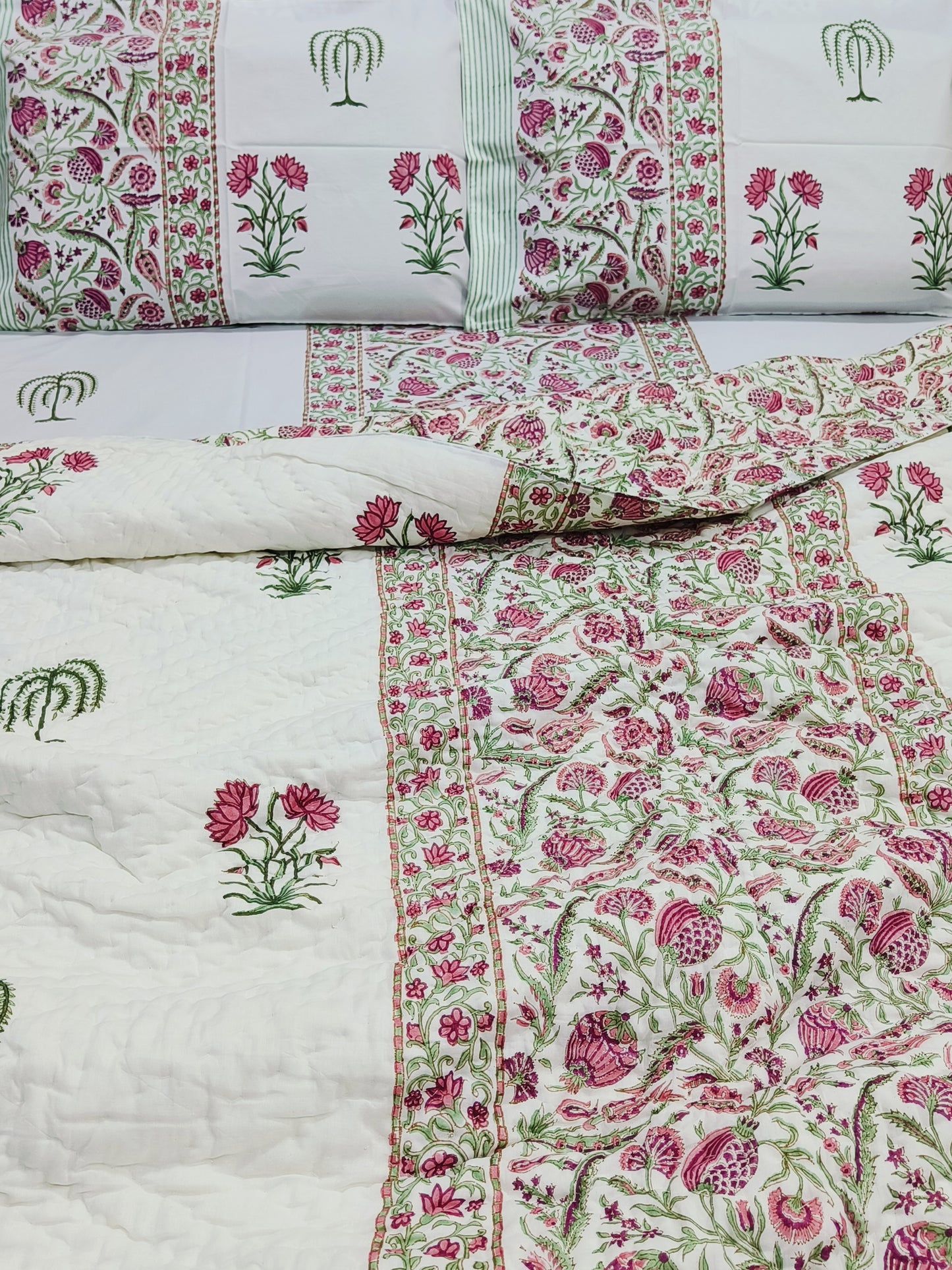 Bedding Sets with Quilts