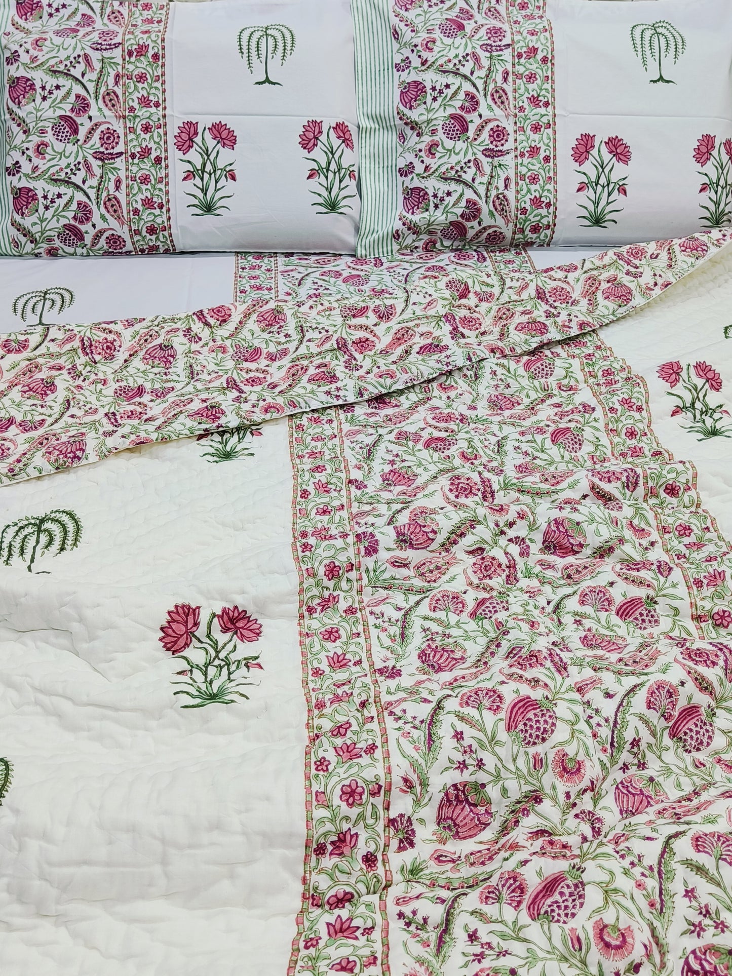 Bedding Sets with Quilts