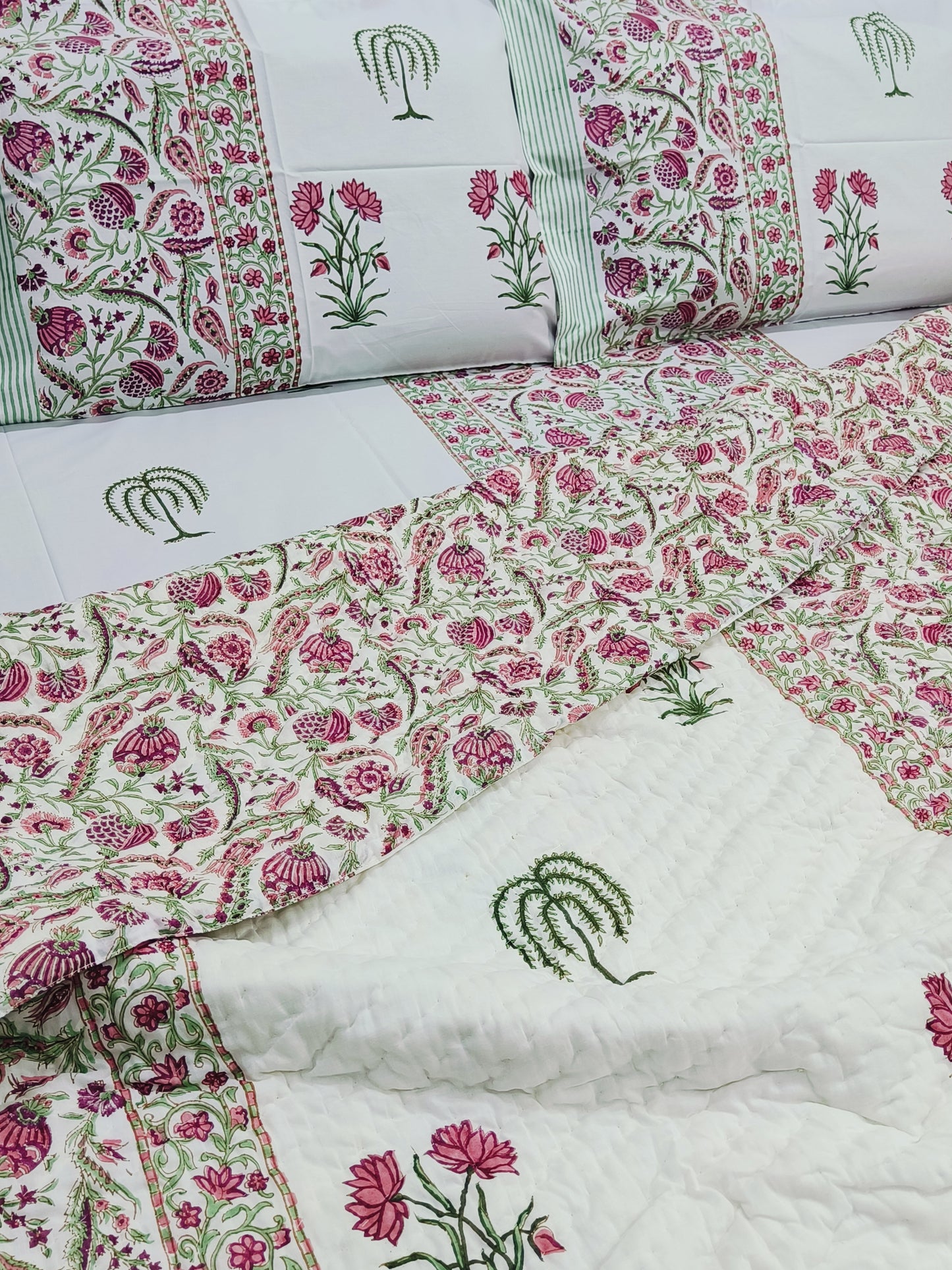 Bedding Sets with Quilts