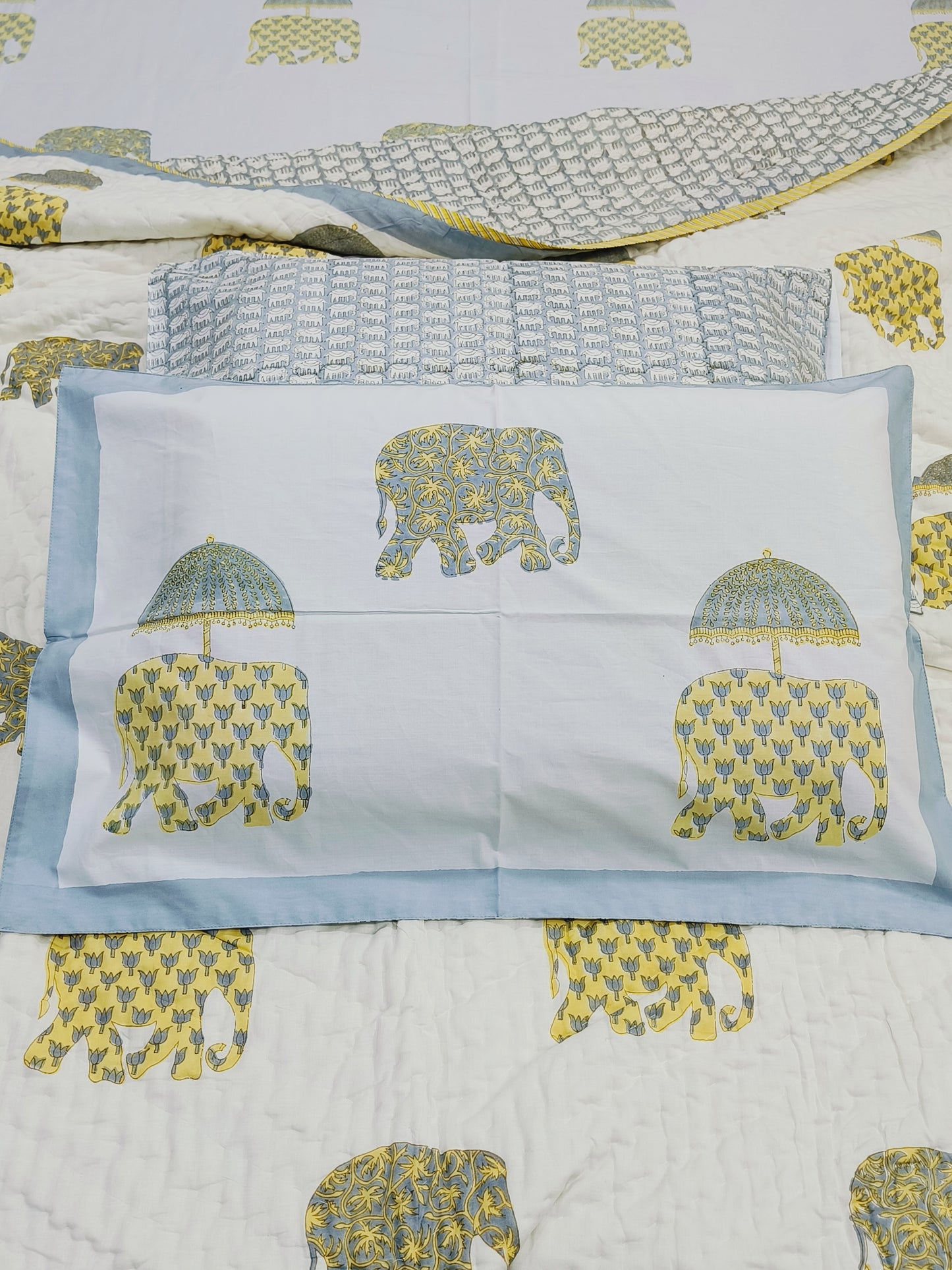 Bedding Sets with Quilts