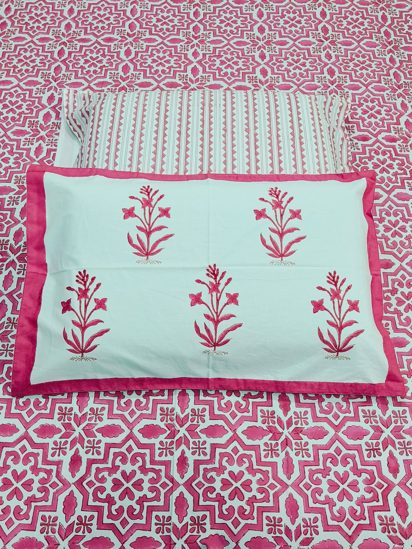 Bedsheet With King Size Pillow Cases