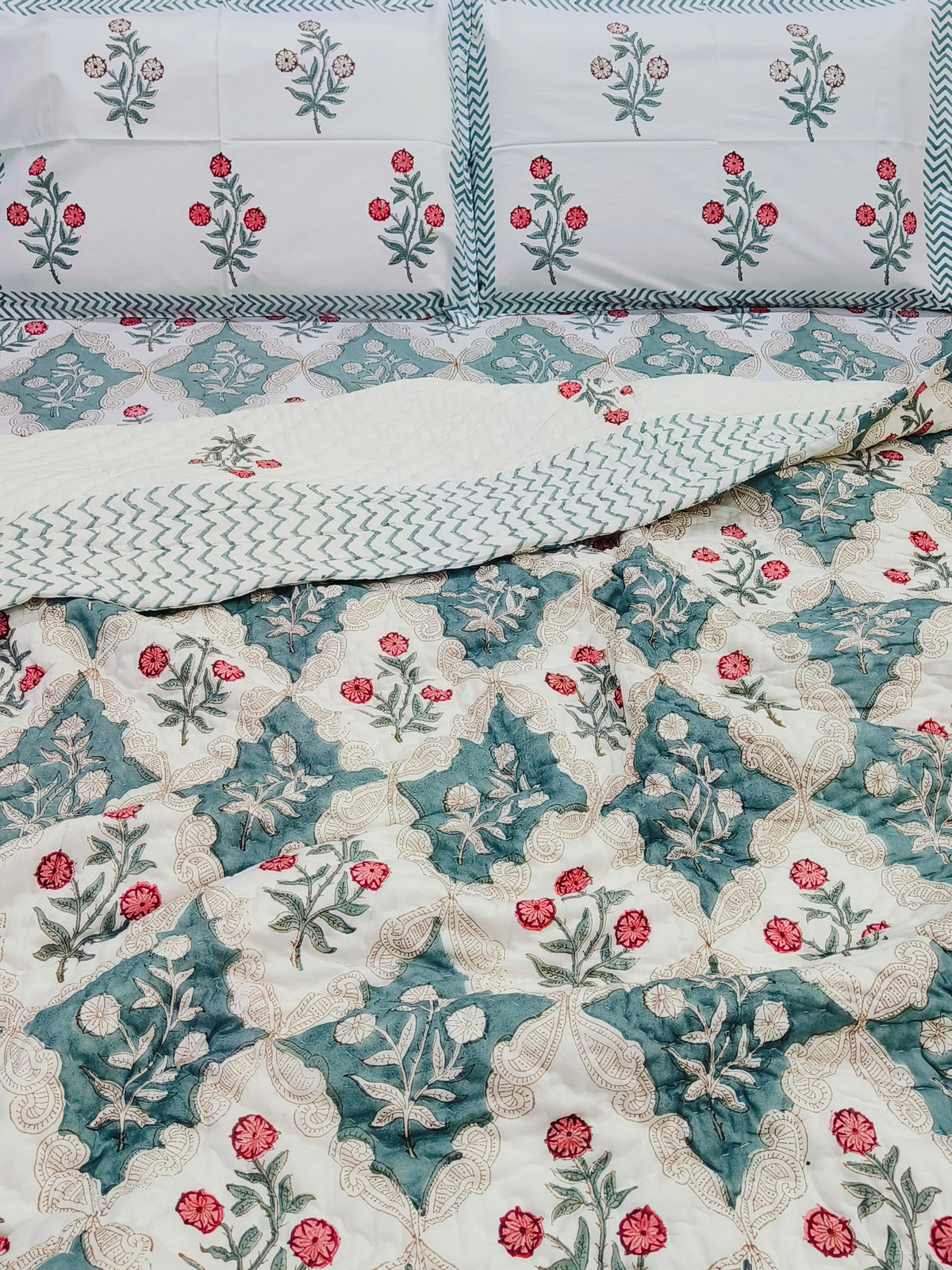 Bedding Sets with Quilts