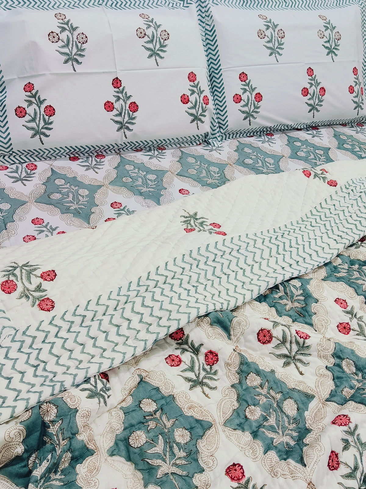 Bedding Sets with Quilts