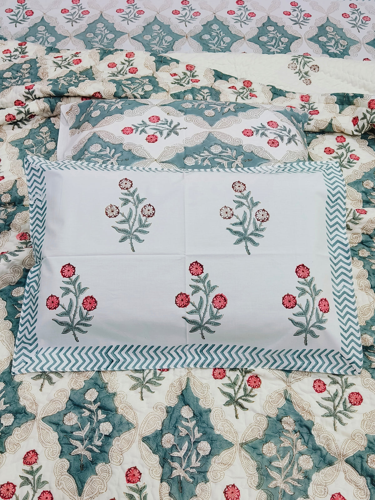 Bedding Sets with Quilts