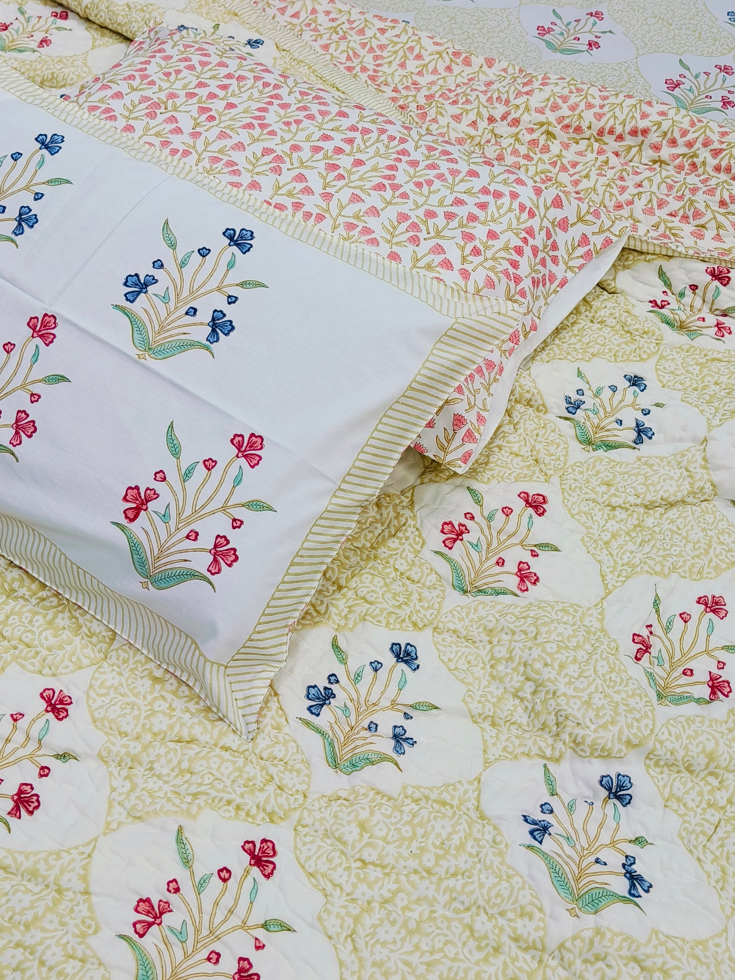 Bedding Sets with Quilts