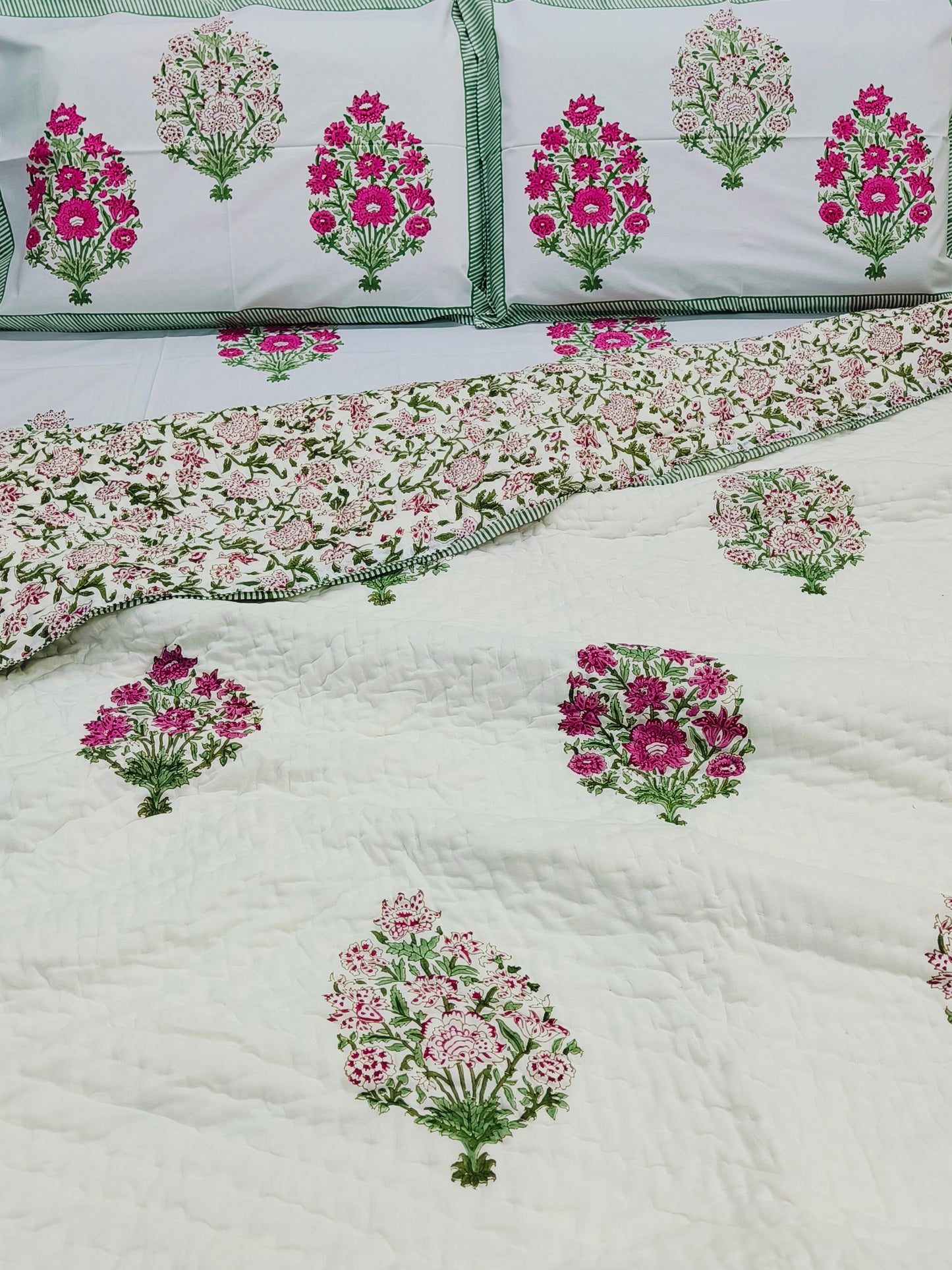Bedding Sets with Quilts