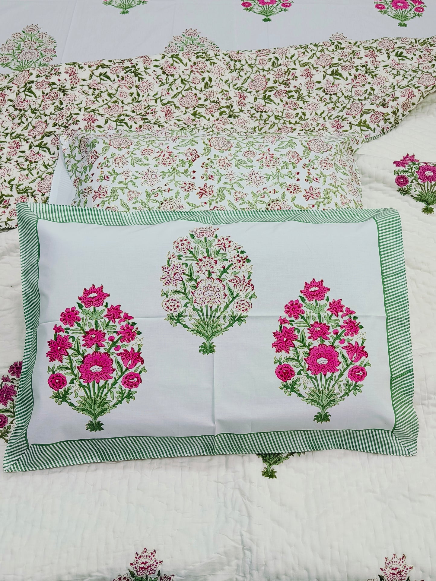 Bedding Sets with Quilts