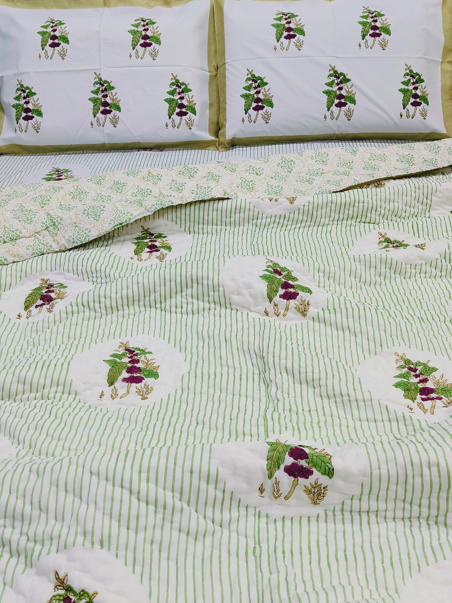 Bedding Sets with Quilts