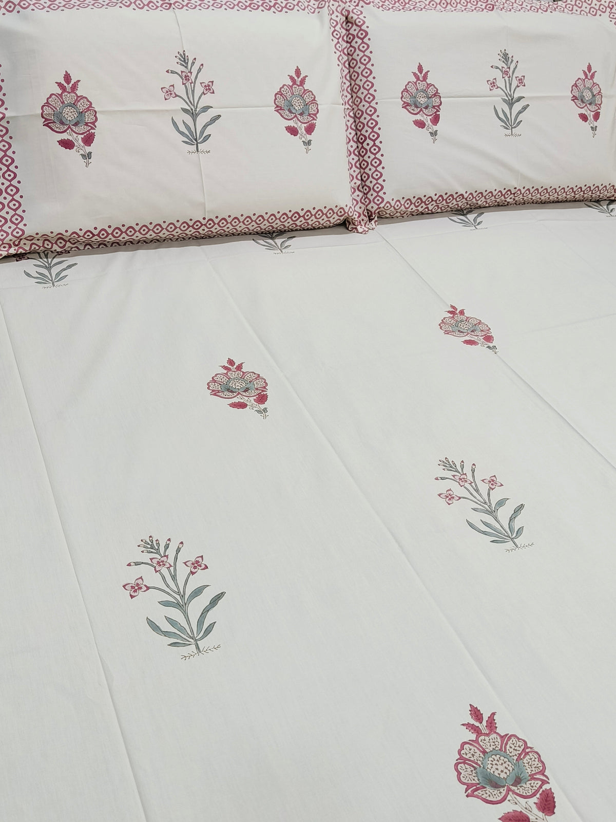 QUEEN Fitted Sheets (Beige Base)