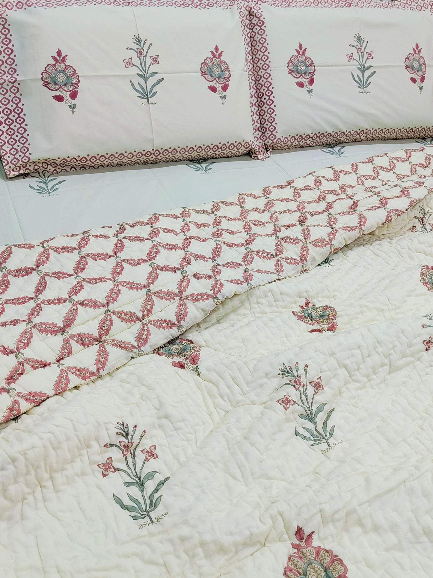 Bedding Sets with Quilts
