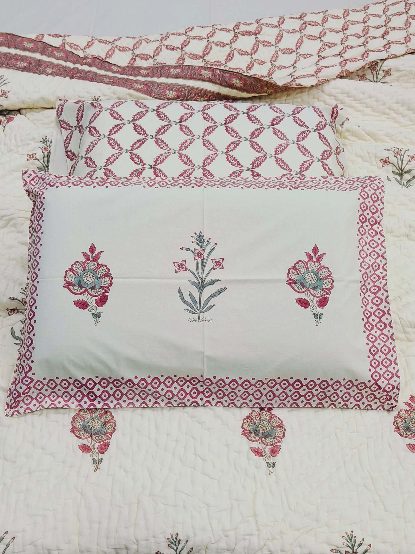Bedding Sets with Quilts