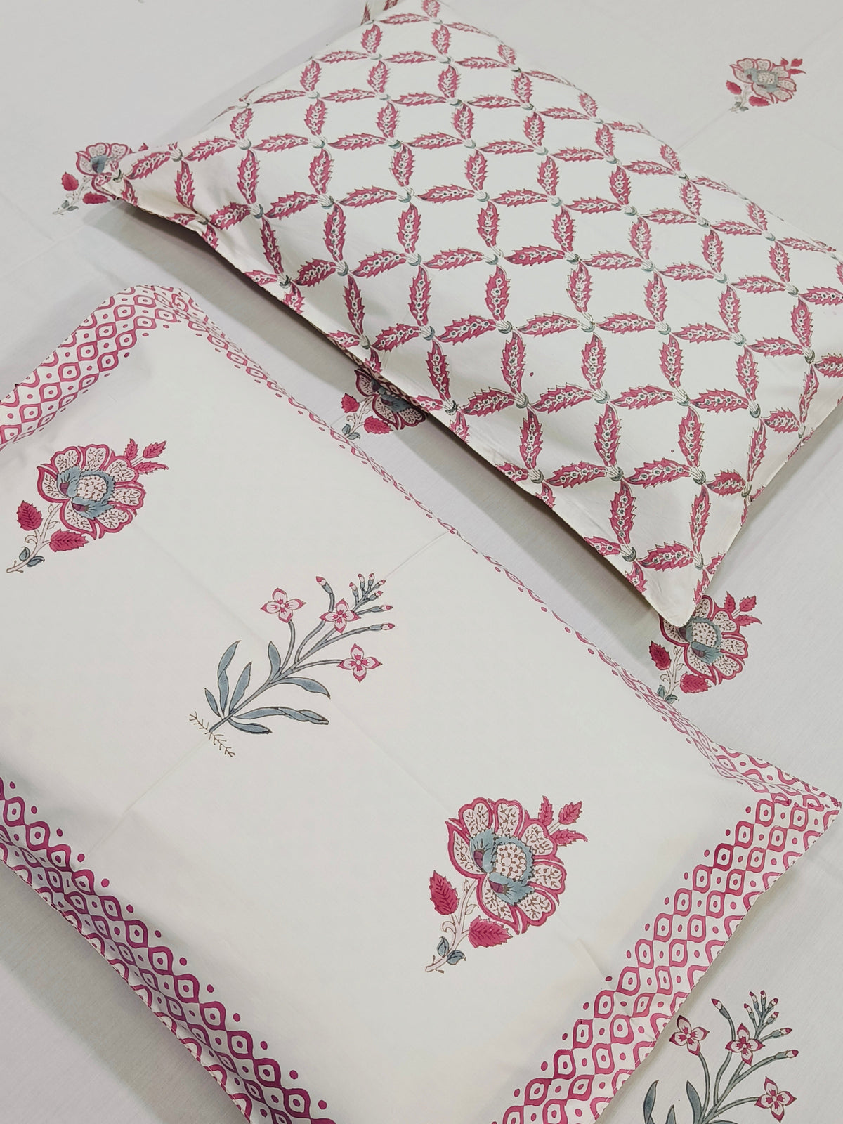 QUEEN Fitted Sheets (Beige Base)