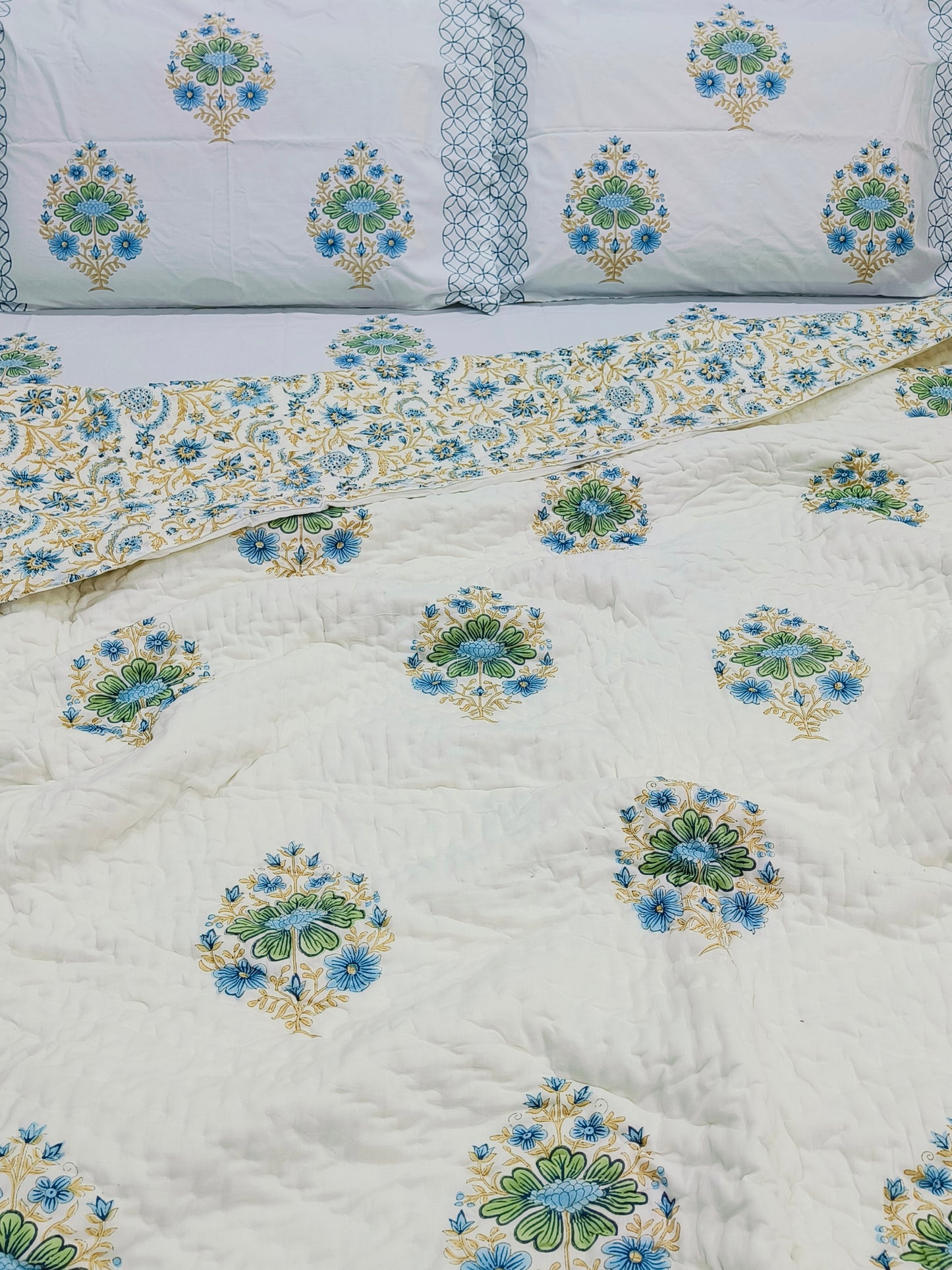 Bedding Sets with Quilts