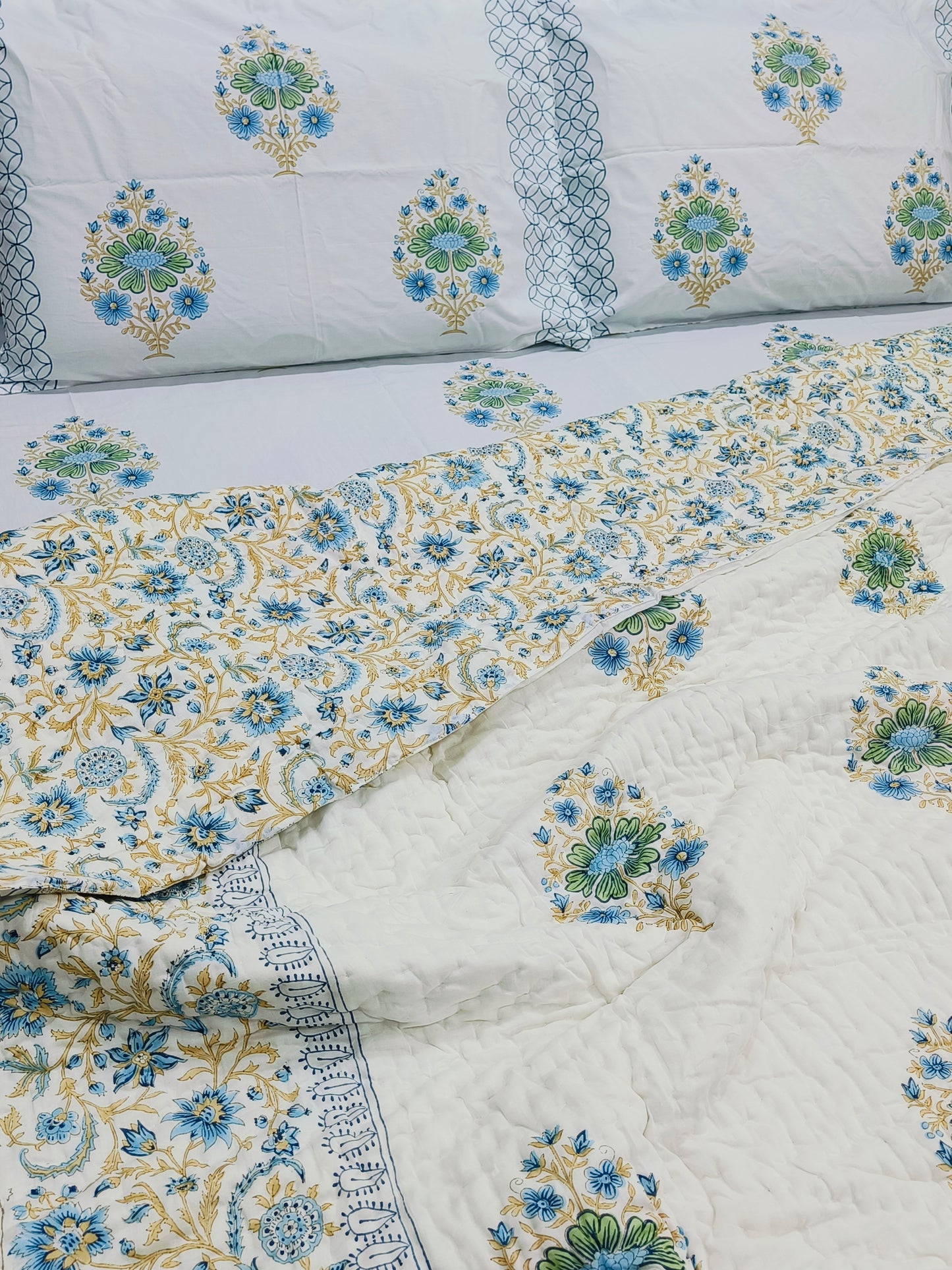 Bedding Sets with Quilts