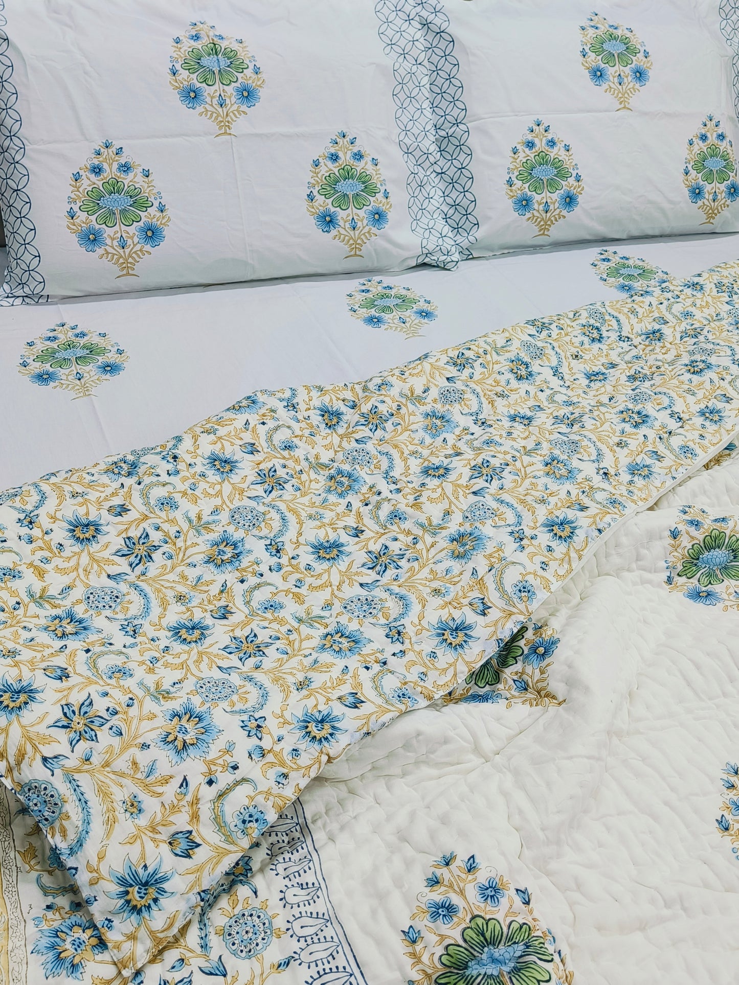 Bedding Sets with Quilts