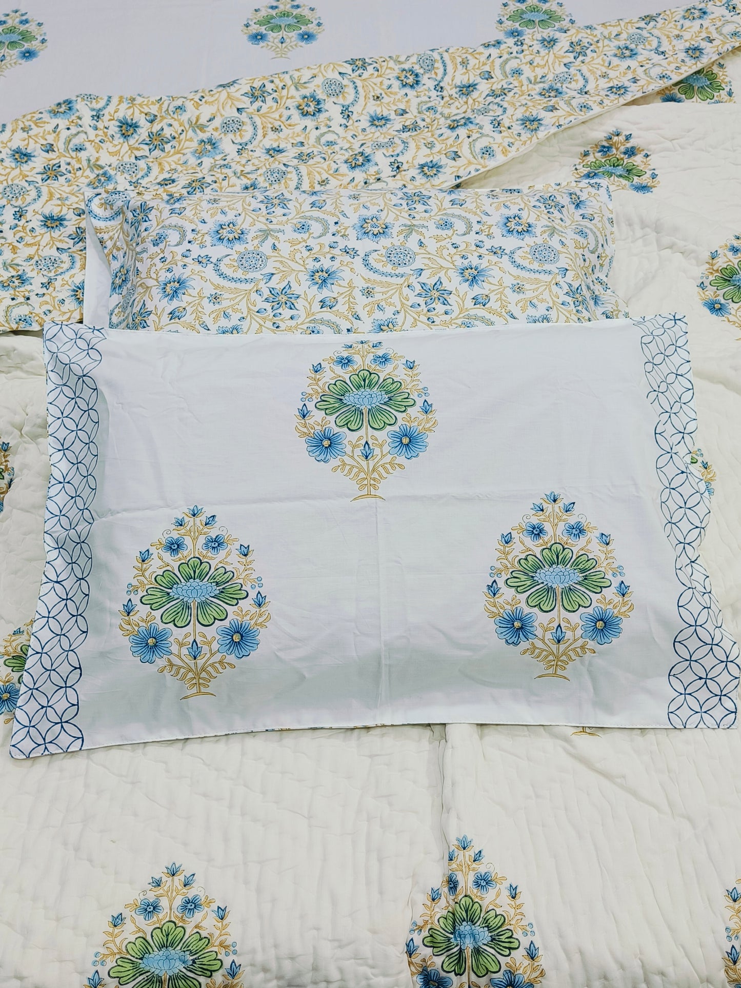 Bedding Sets with Quilts