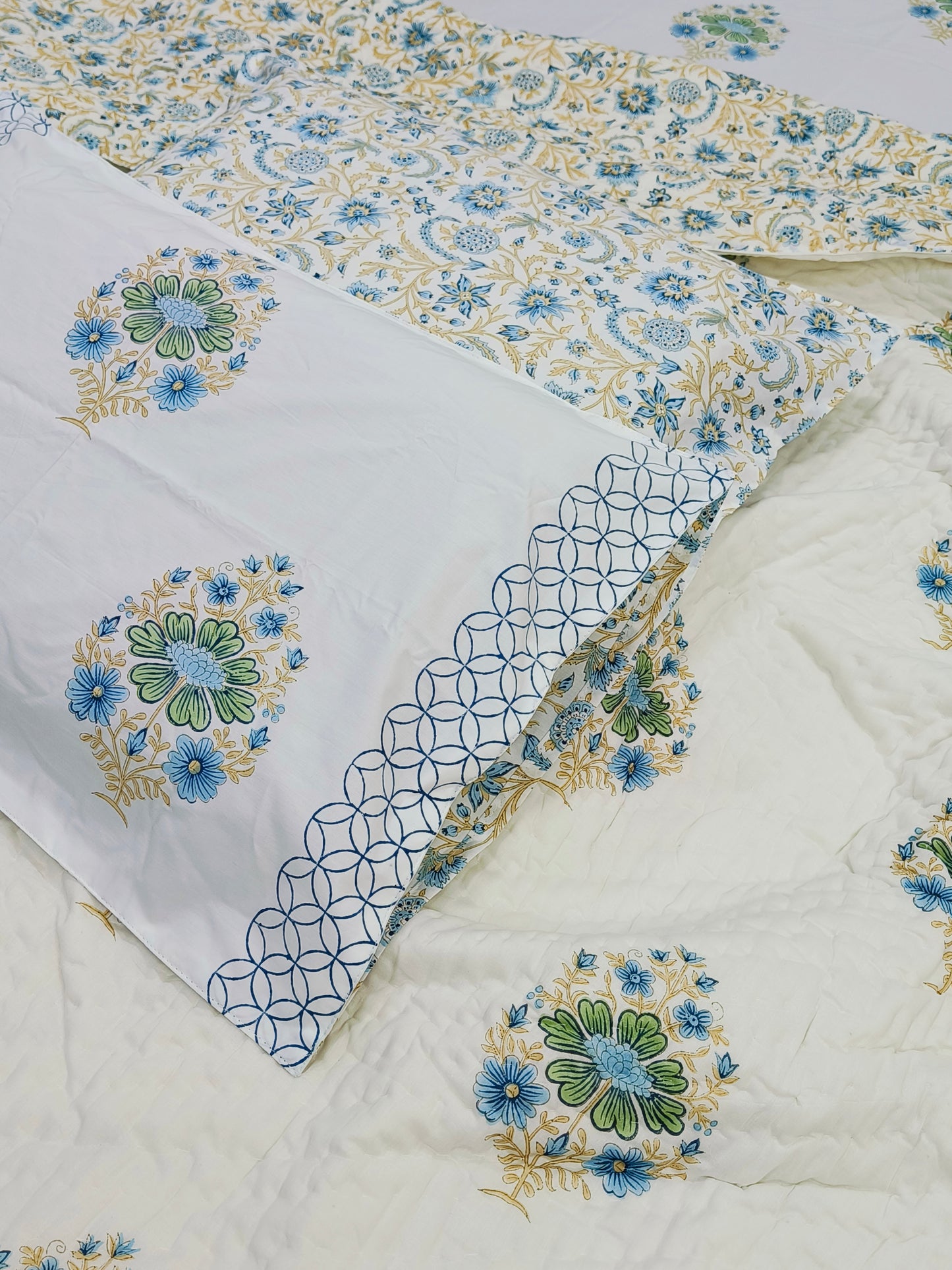 Bedding Sets with Quilts