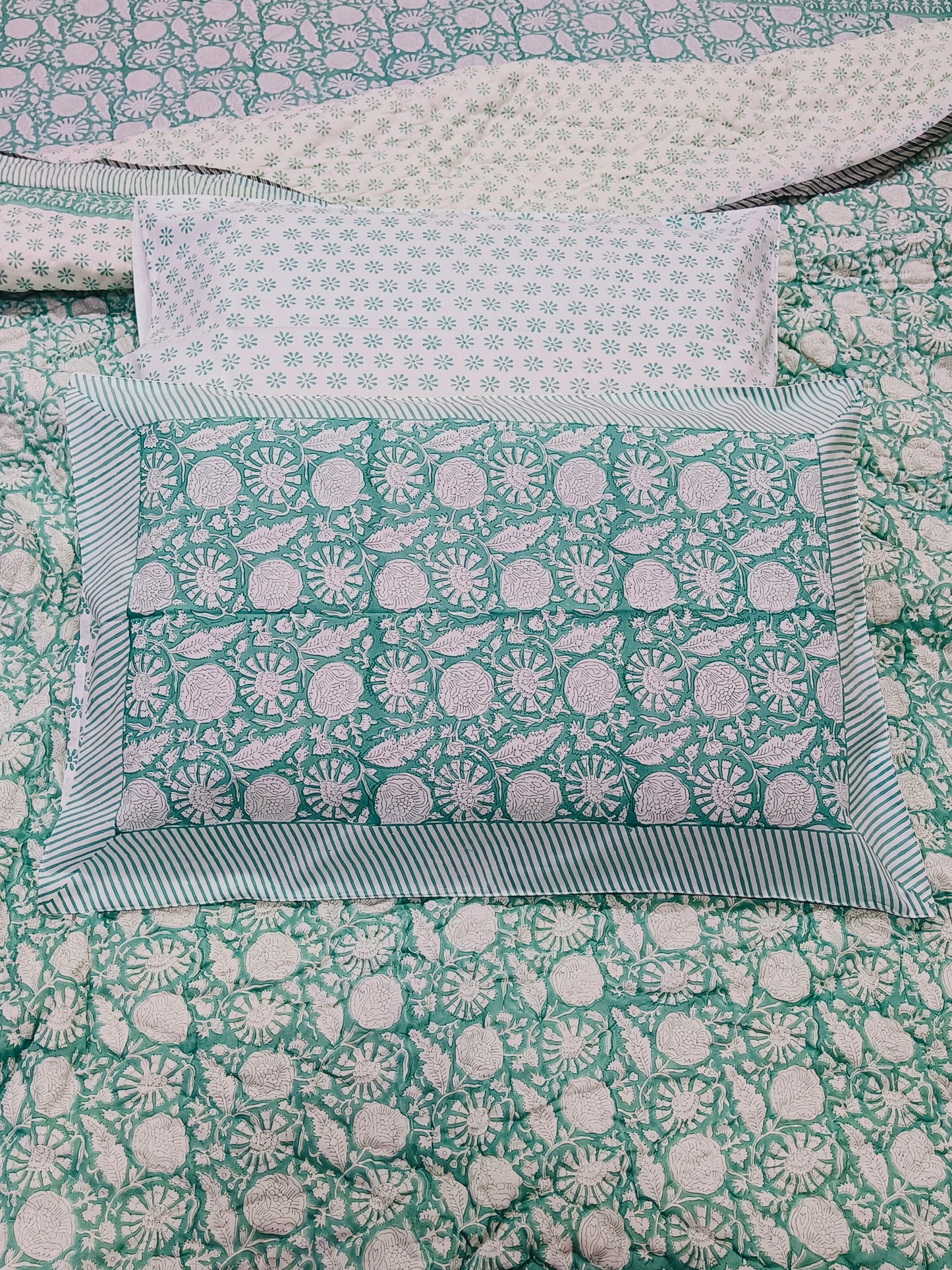 Bedding Sets with Quilts