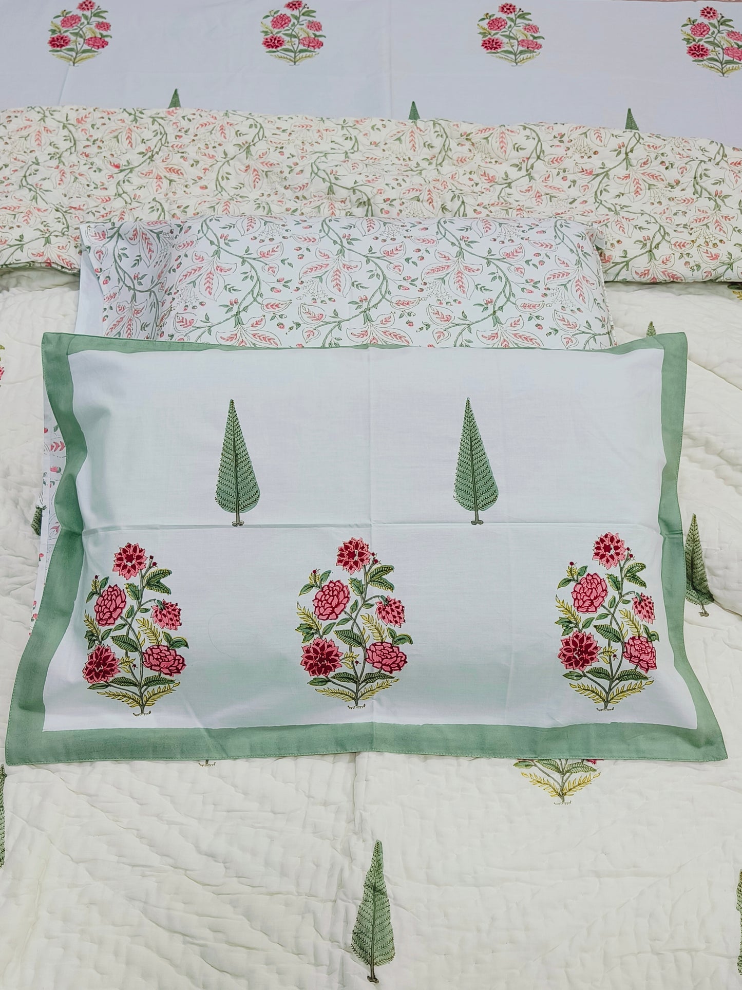 Bedding Sets with Quilts