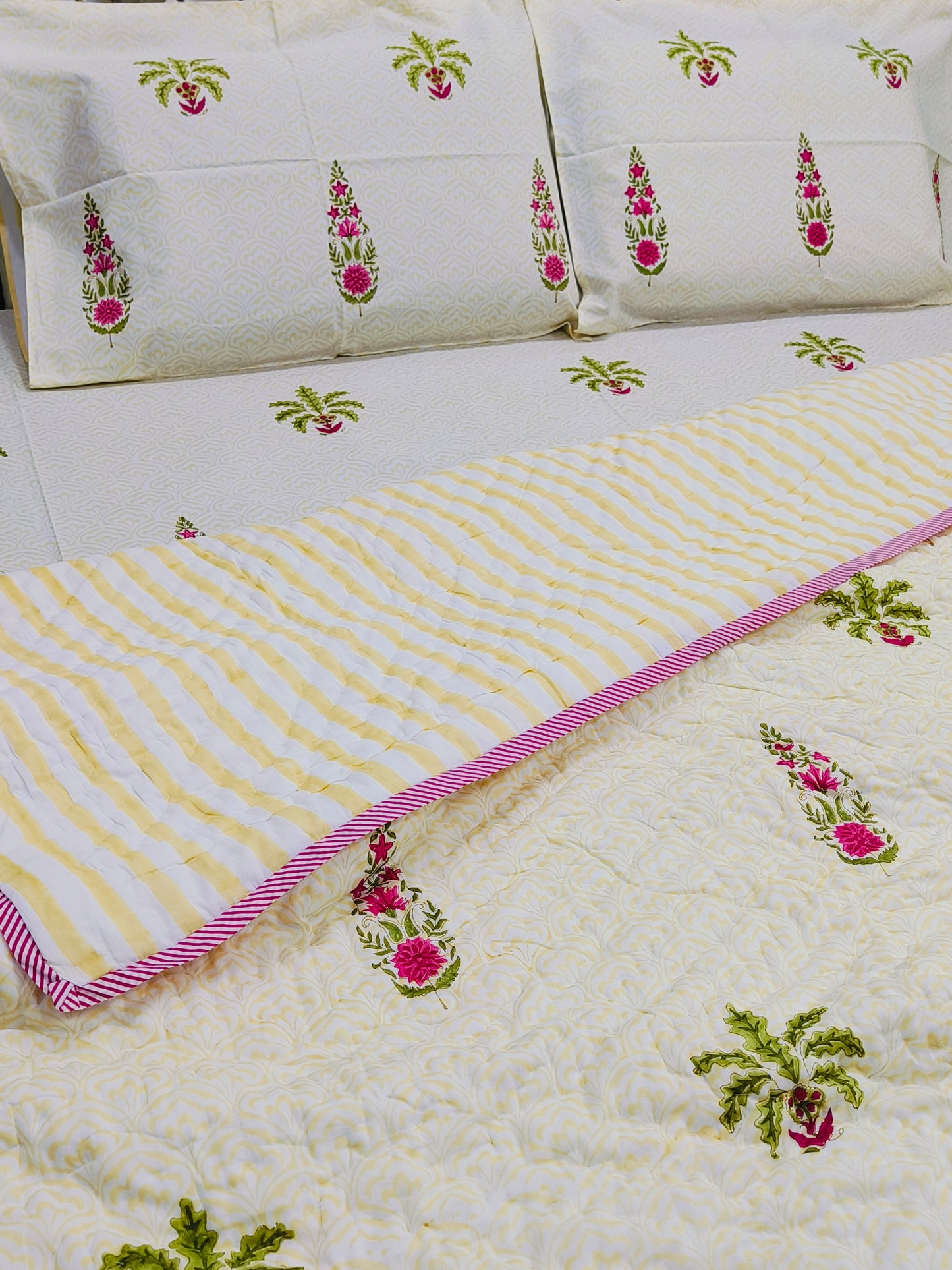 Bedding Sets with Quilts