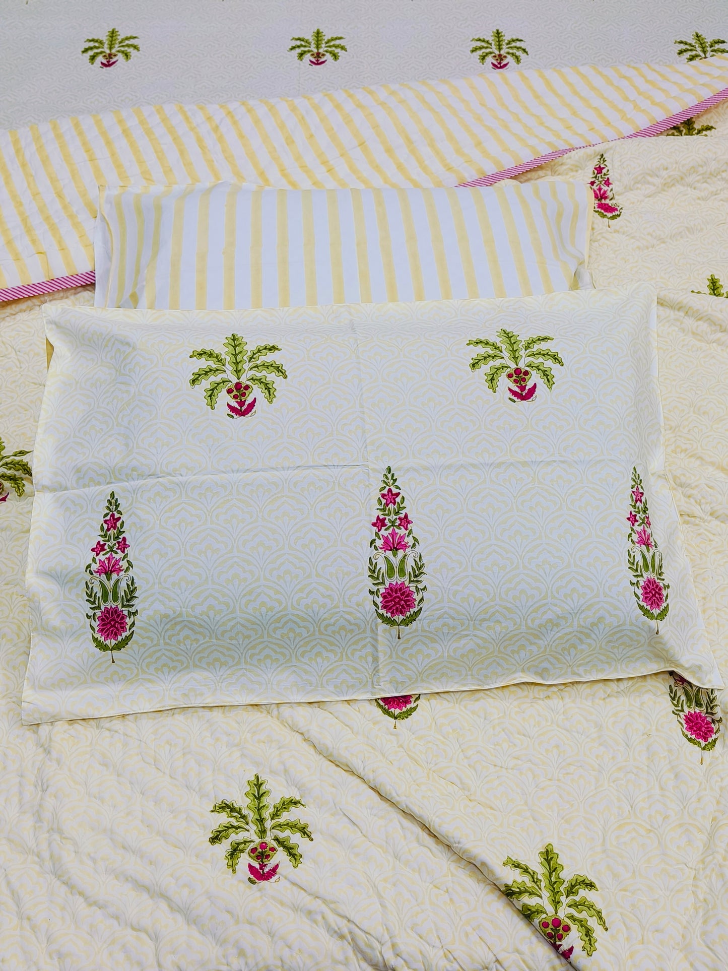 Bedding Sets with Quilts