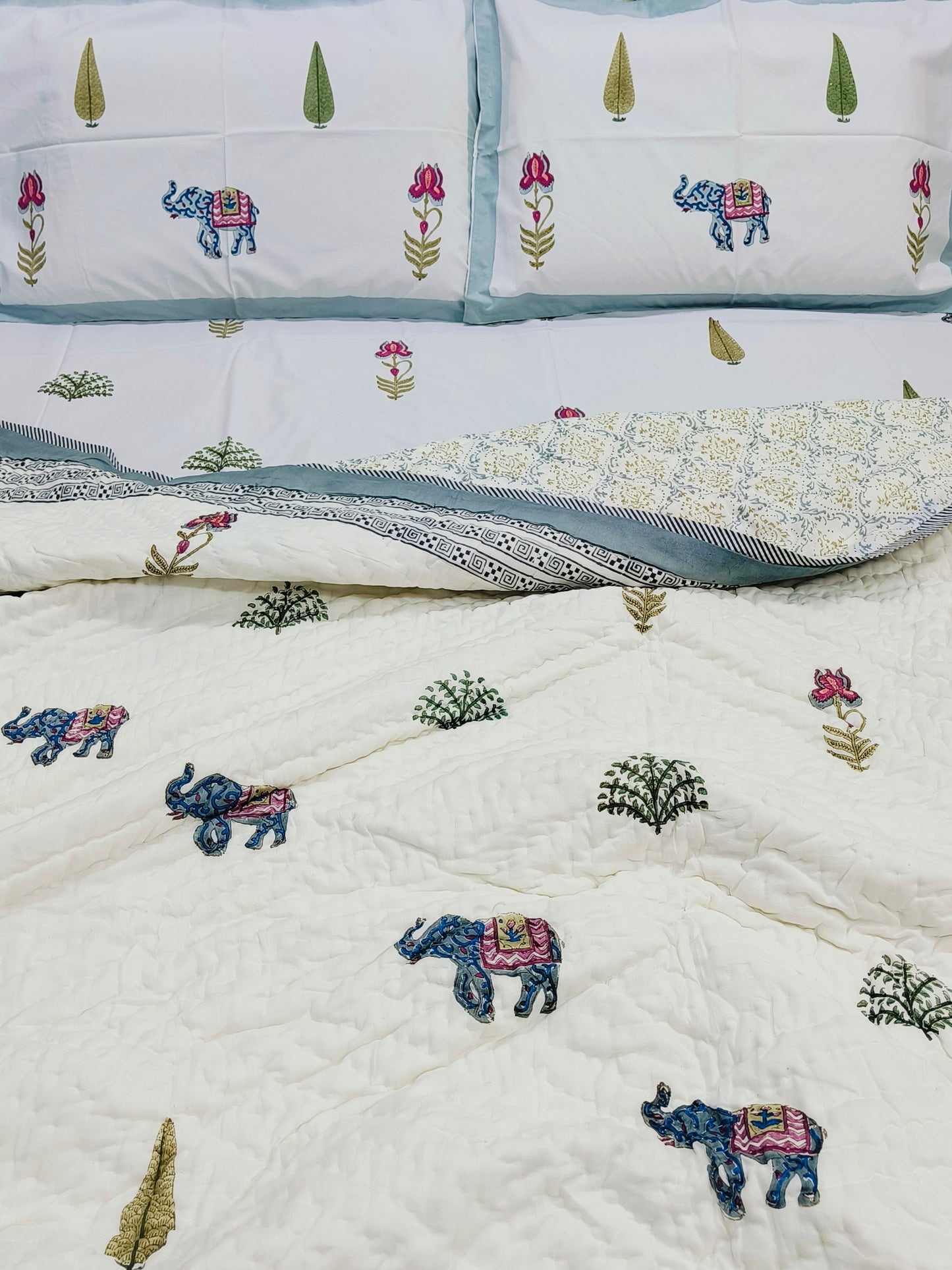 Bedding Sets with Quilts