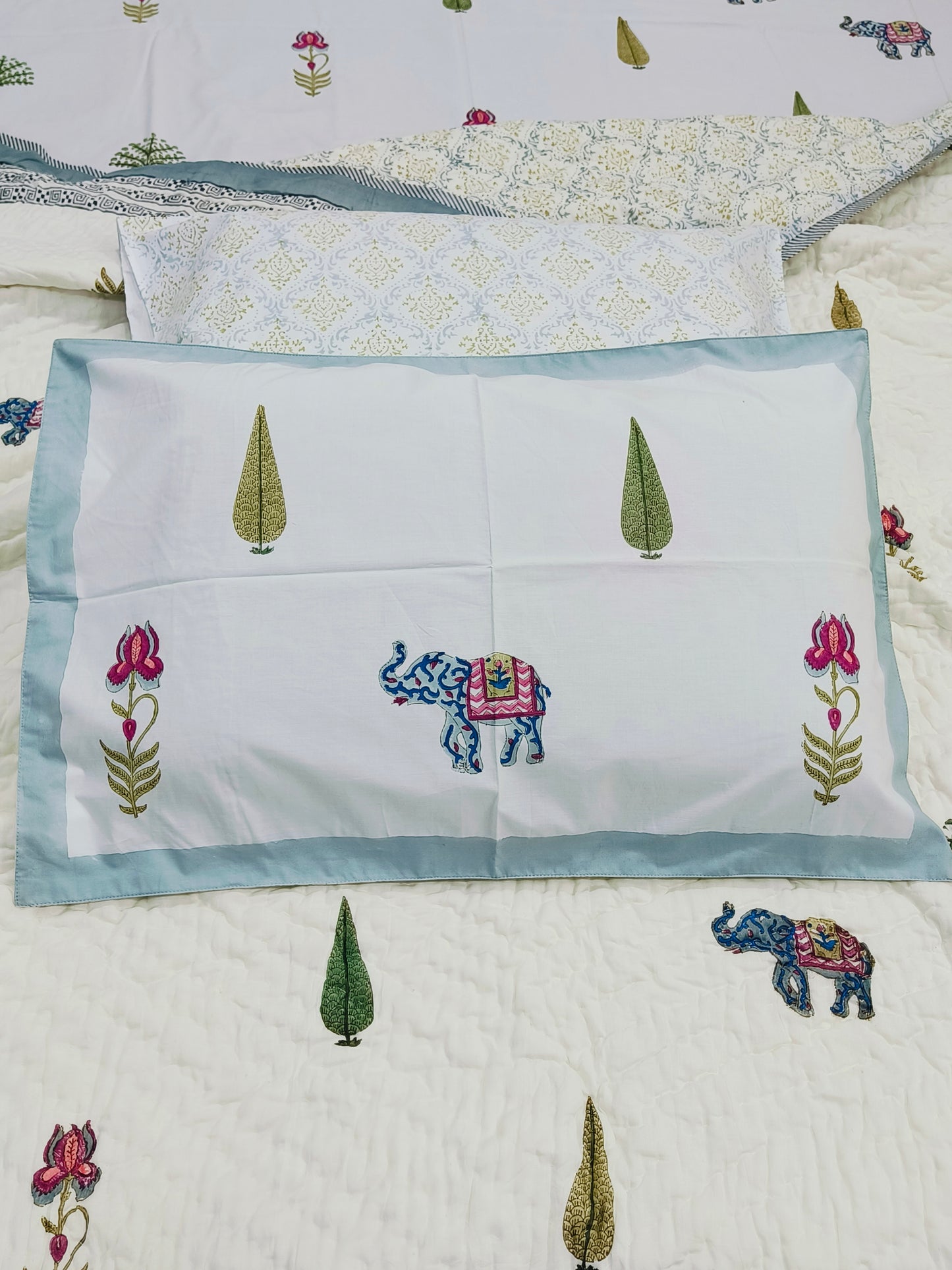 Bedding Sets with Quilts