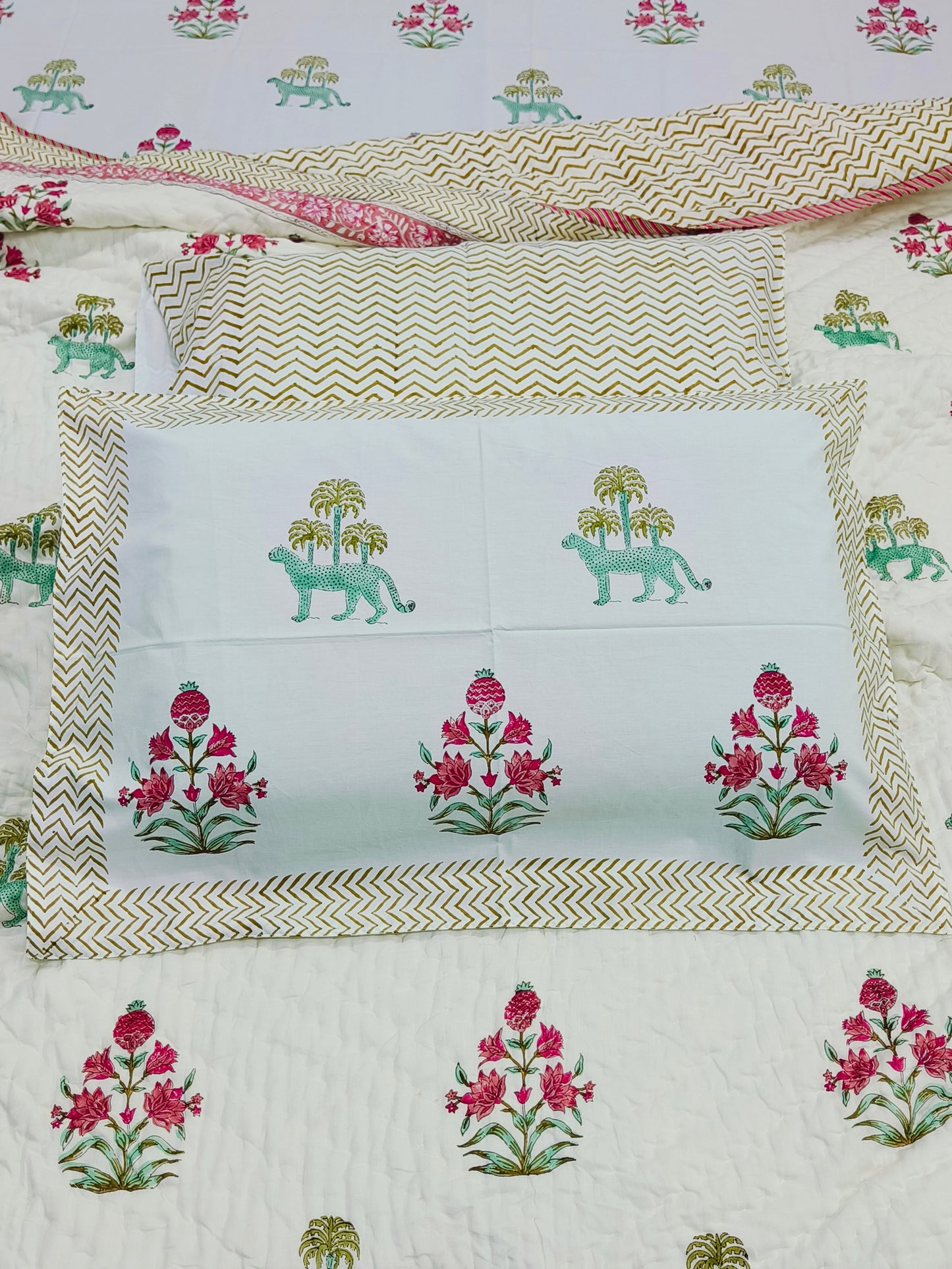 Bedding Sets with Quilts