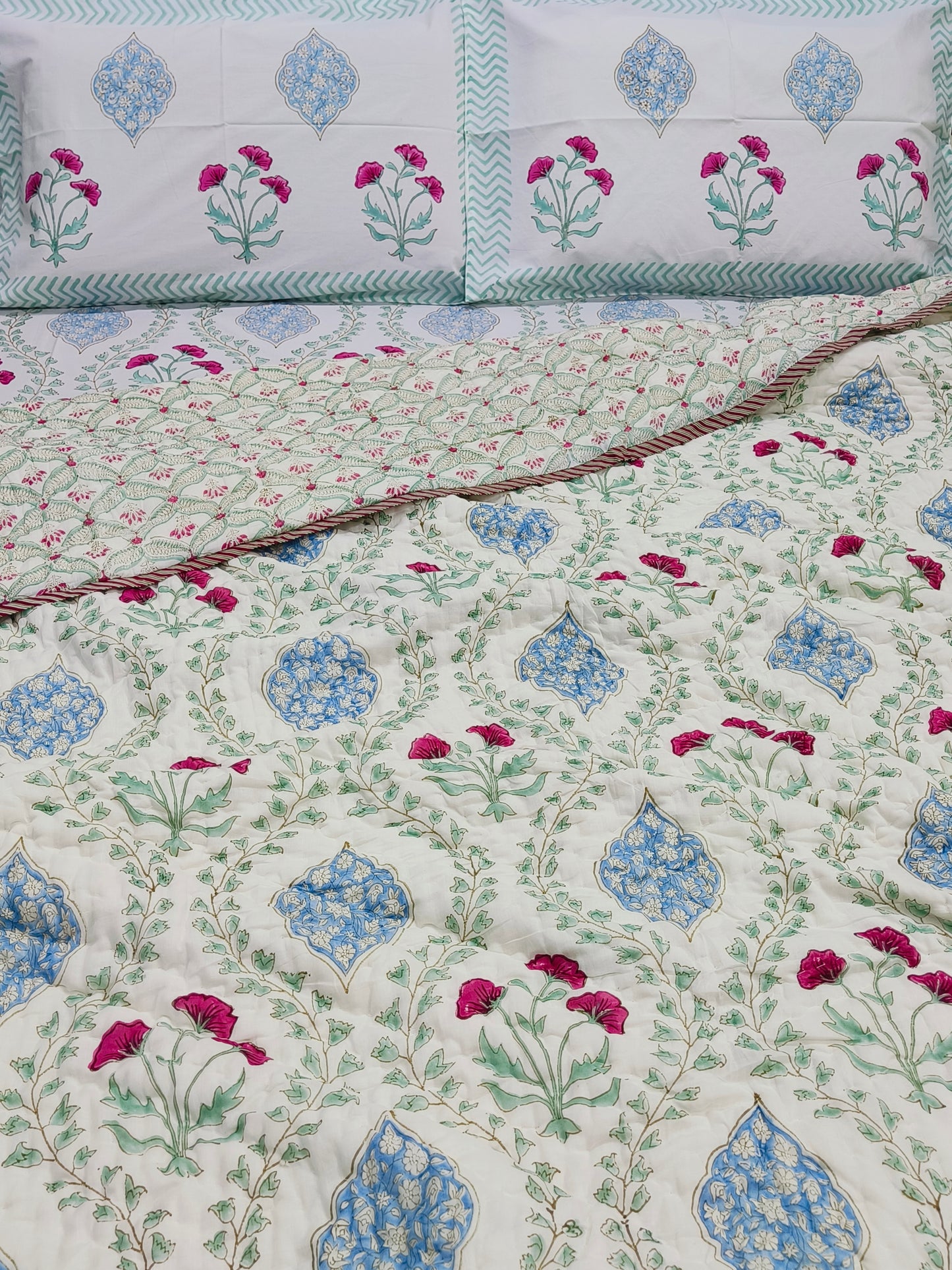 Bedding Sets with Quilts